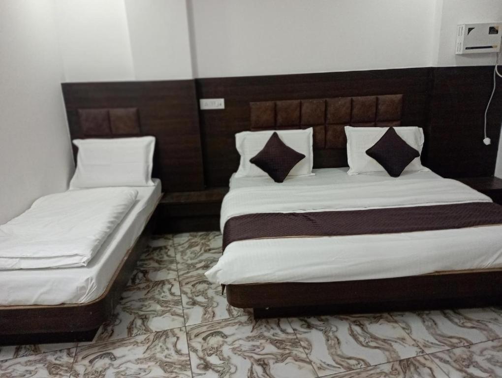 Double Room With Private Bathroom