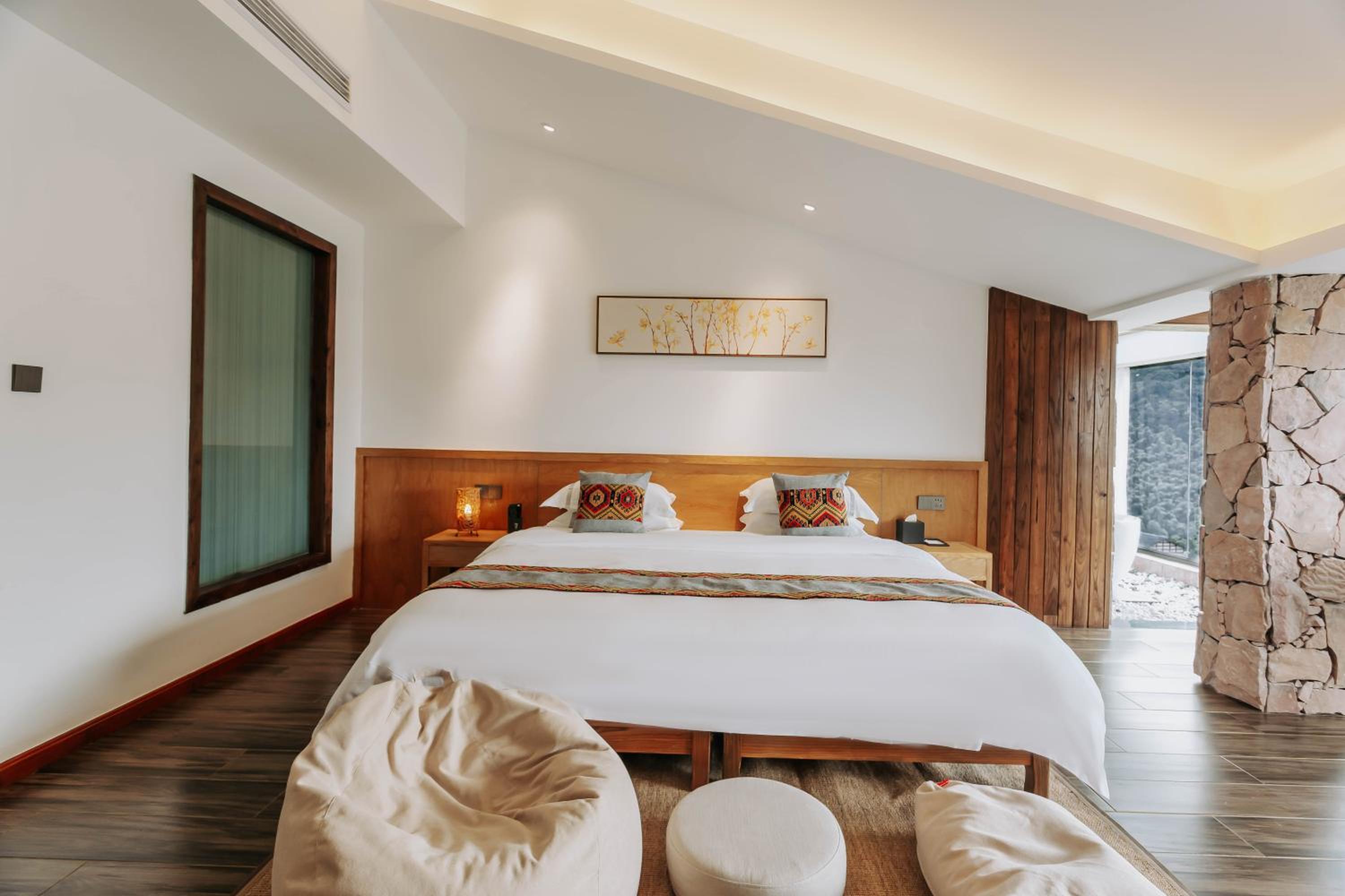 King Room with Mountain View photo 1