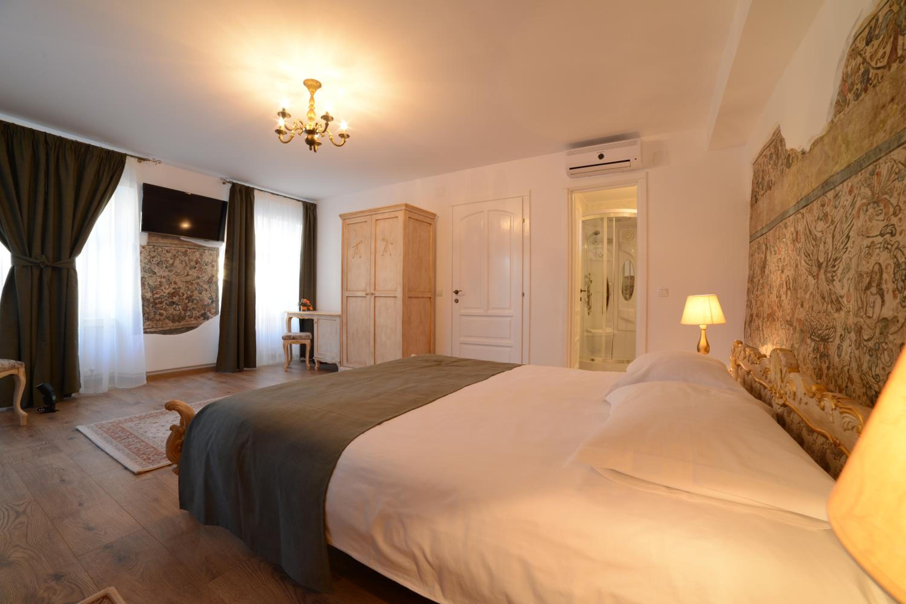 Luxury Double Room with Fresco and view to Liars Bridge  - Photo 5