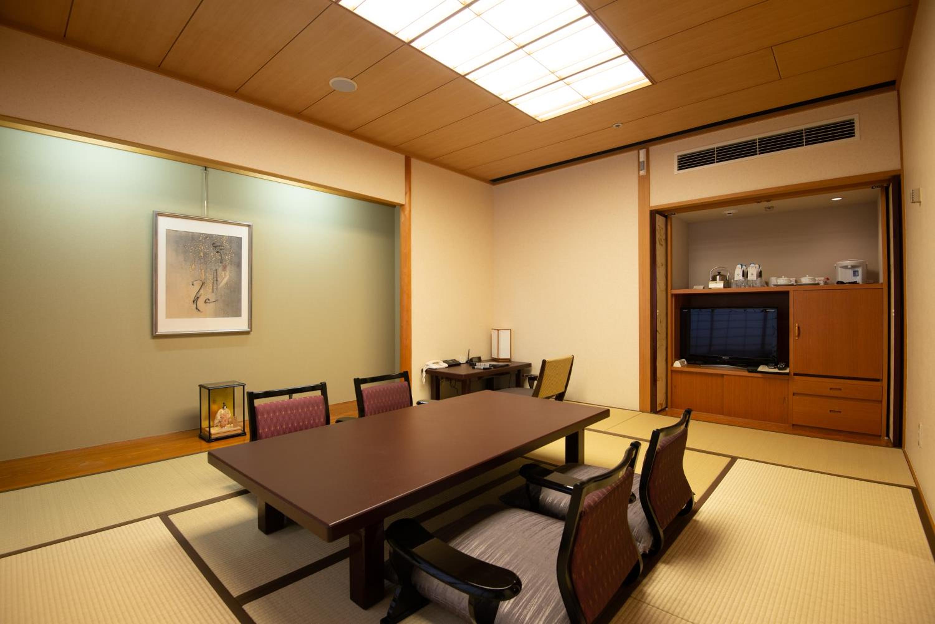 Japanese-Style Quadruple Room