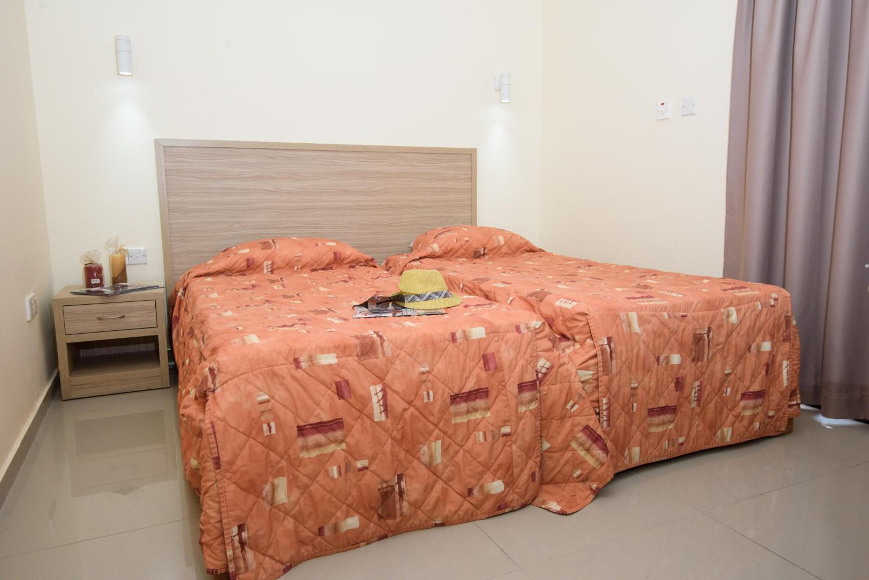 One-Bedroom Apartment - Annex photo 2