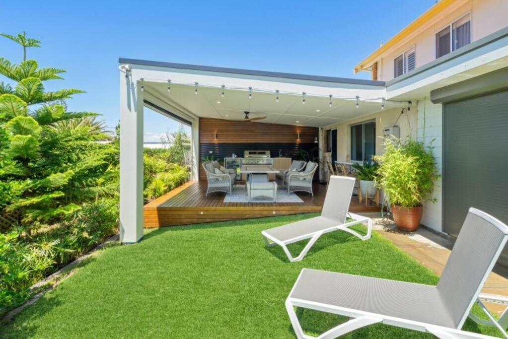 Three-Bedroom House photo 2
