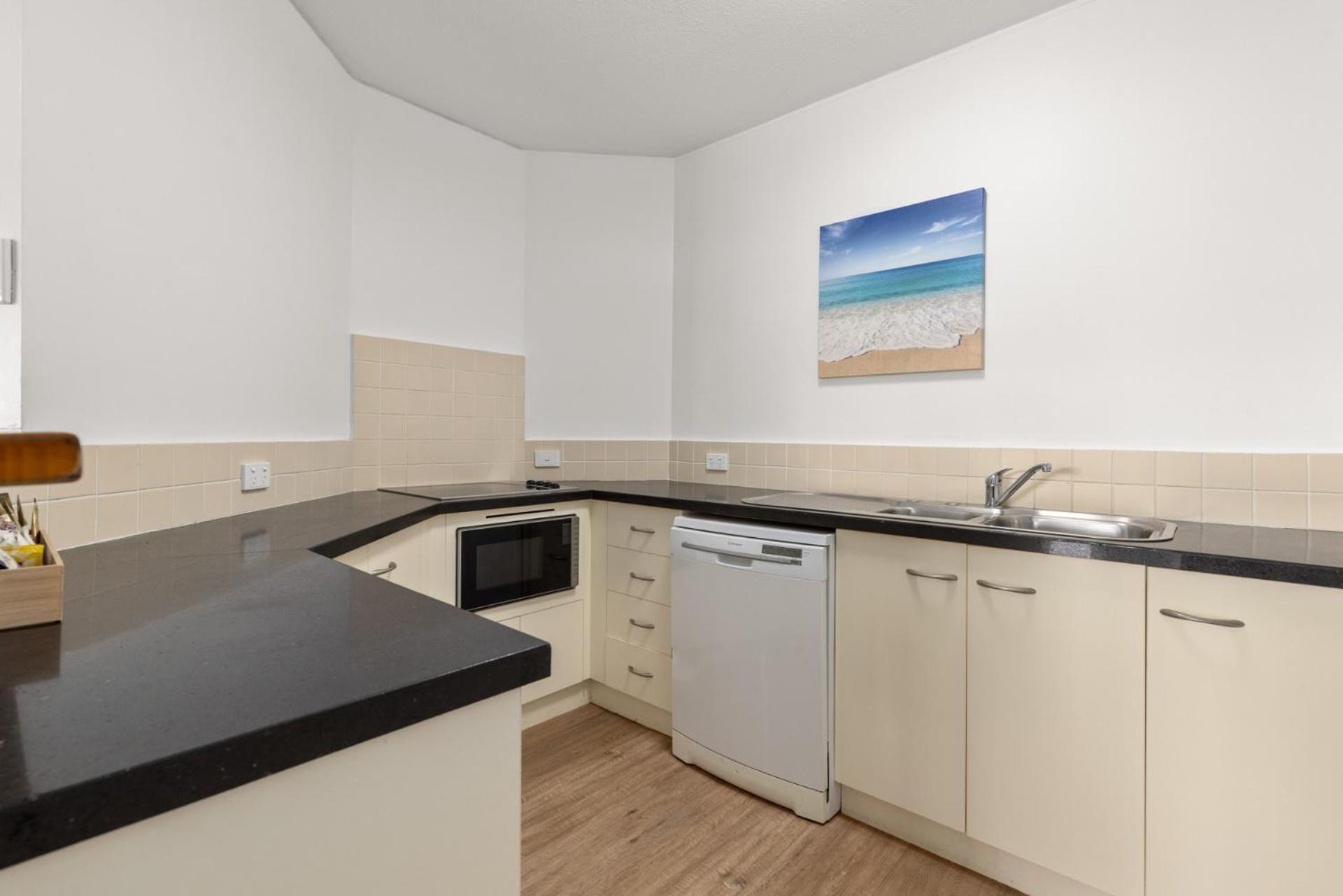 Resort 1 Bedroom Apartment with Spa - Photo 11