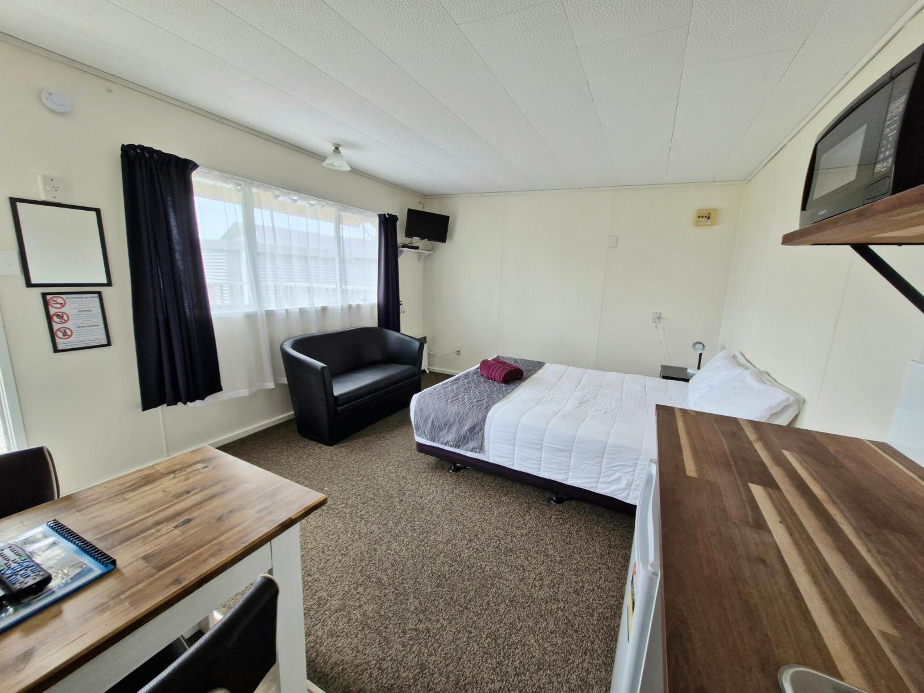 Standard Queen Room photo 2