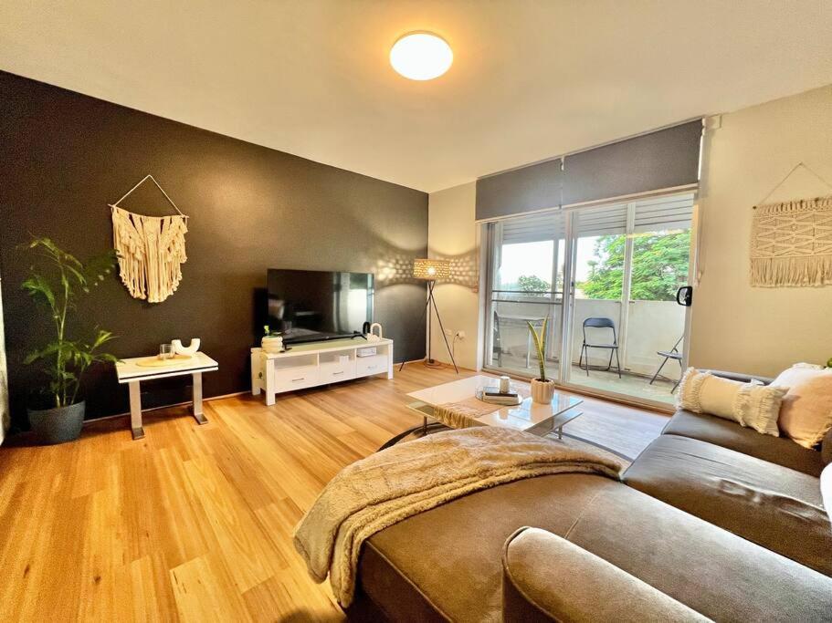 Three-Bedroom Apartment photo 1