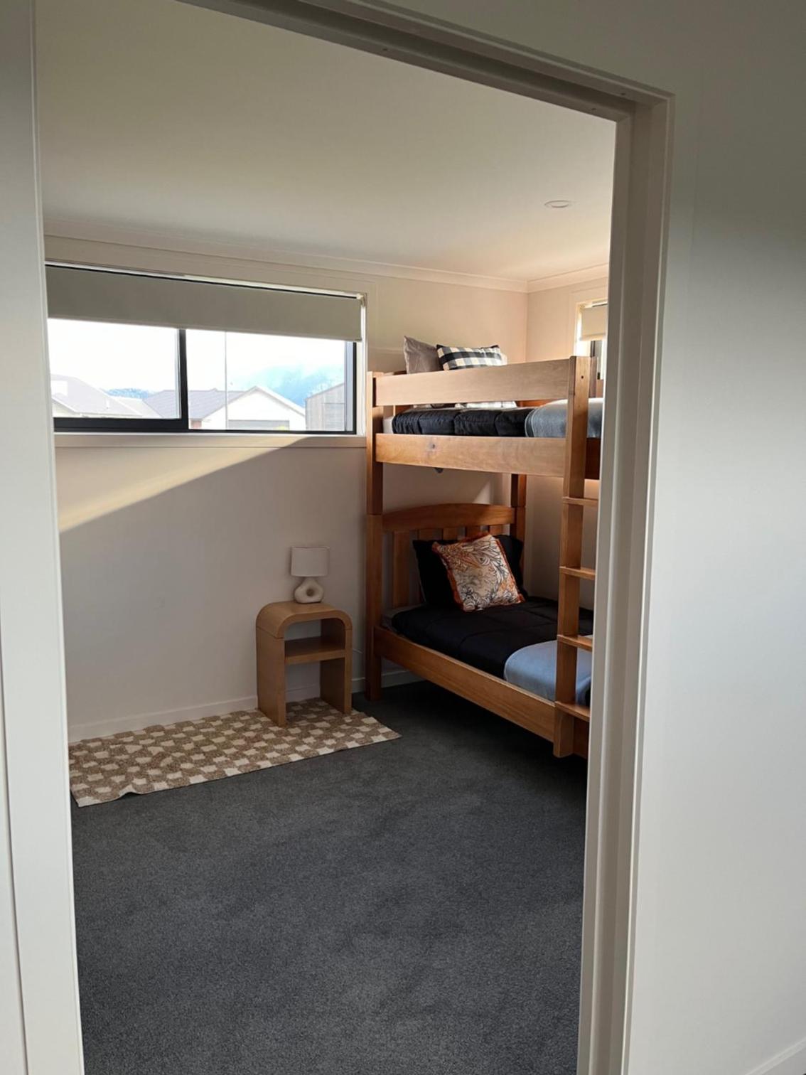 Three-Bedroom House photo 3
