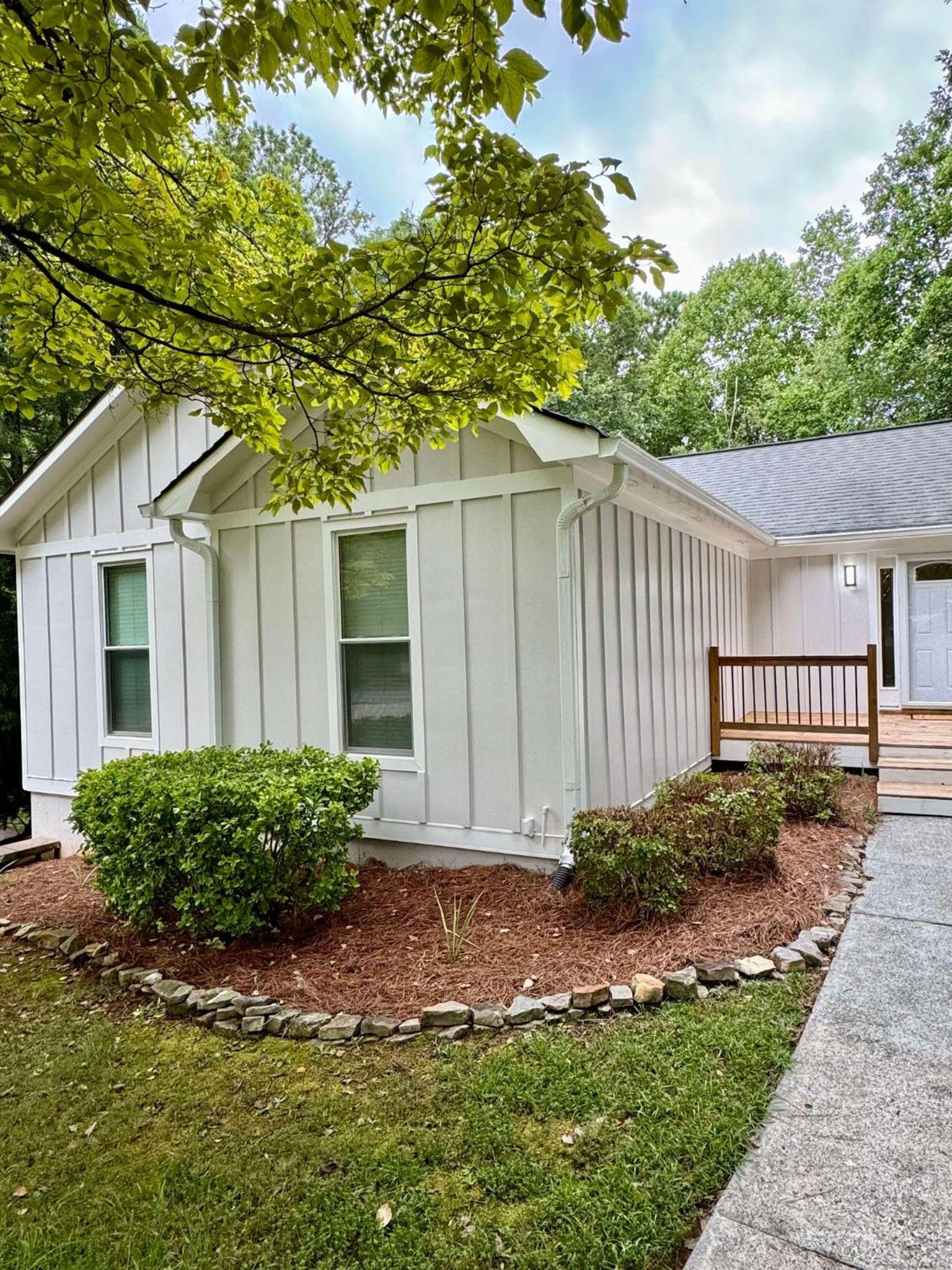 Three-Bedroom House photo 2