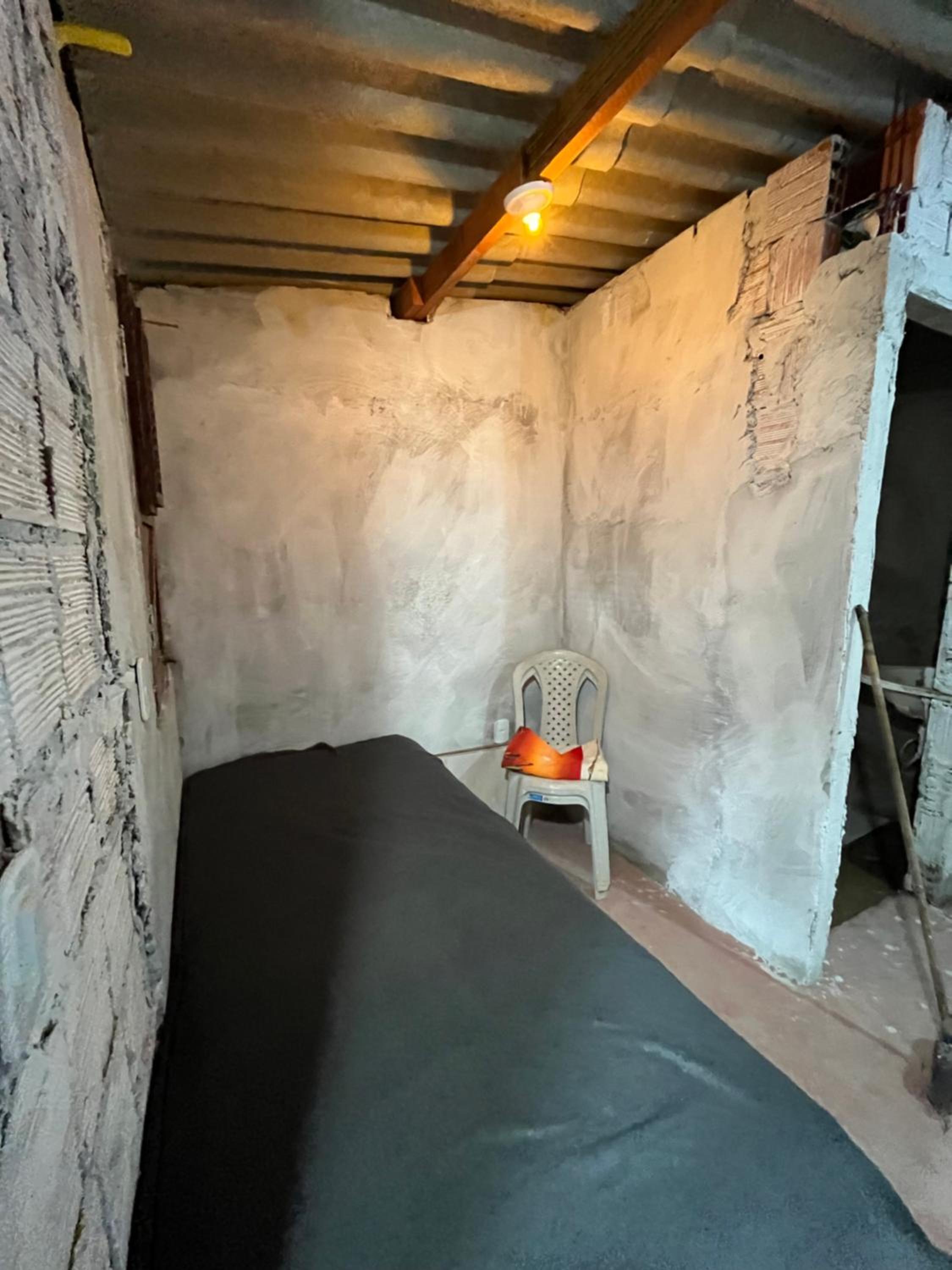 Economy Triple Room with Shared Bathroom photo 2