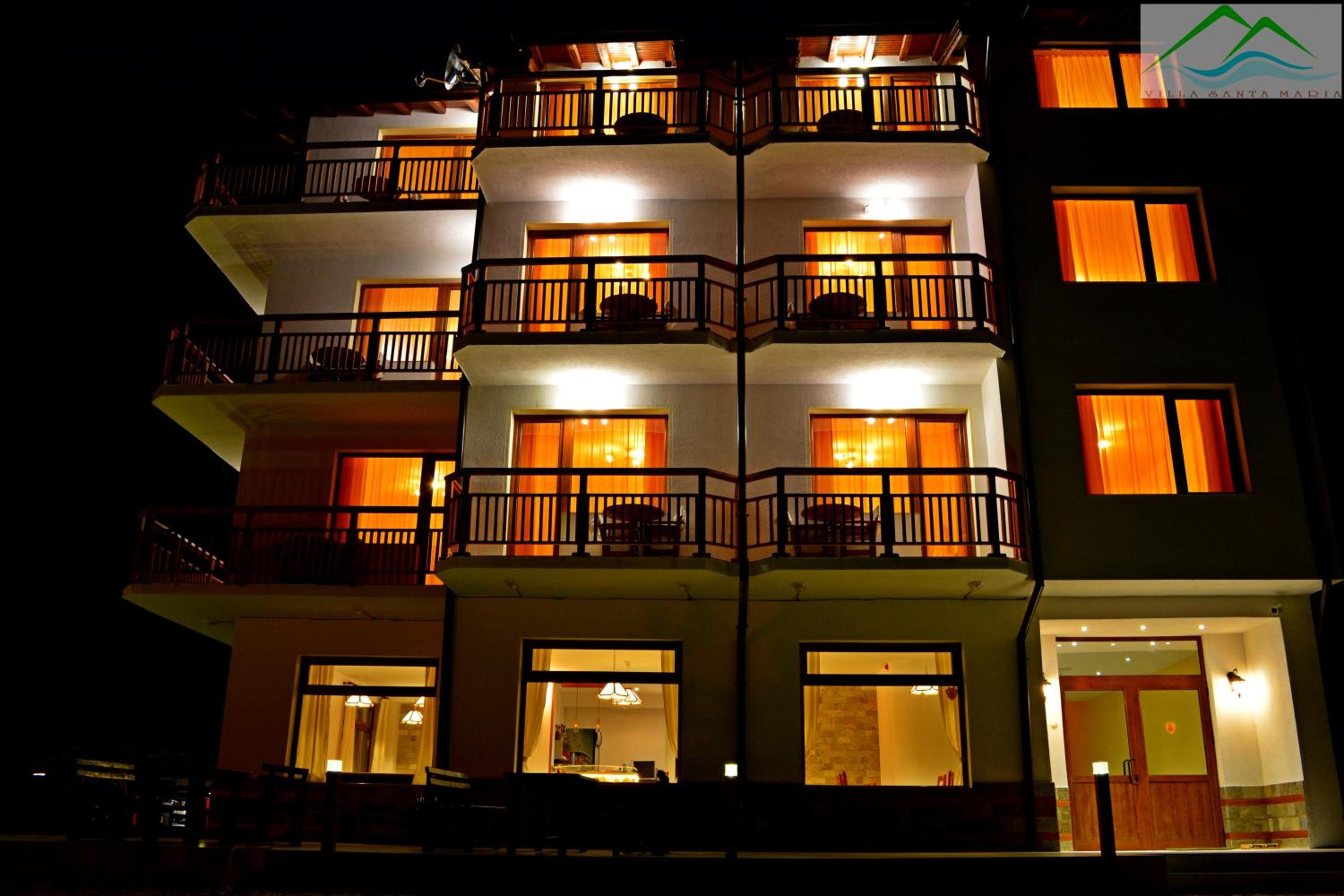 Double Room with Lake View - Photo 10