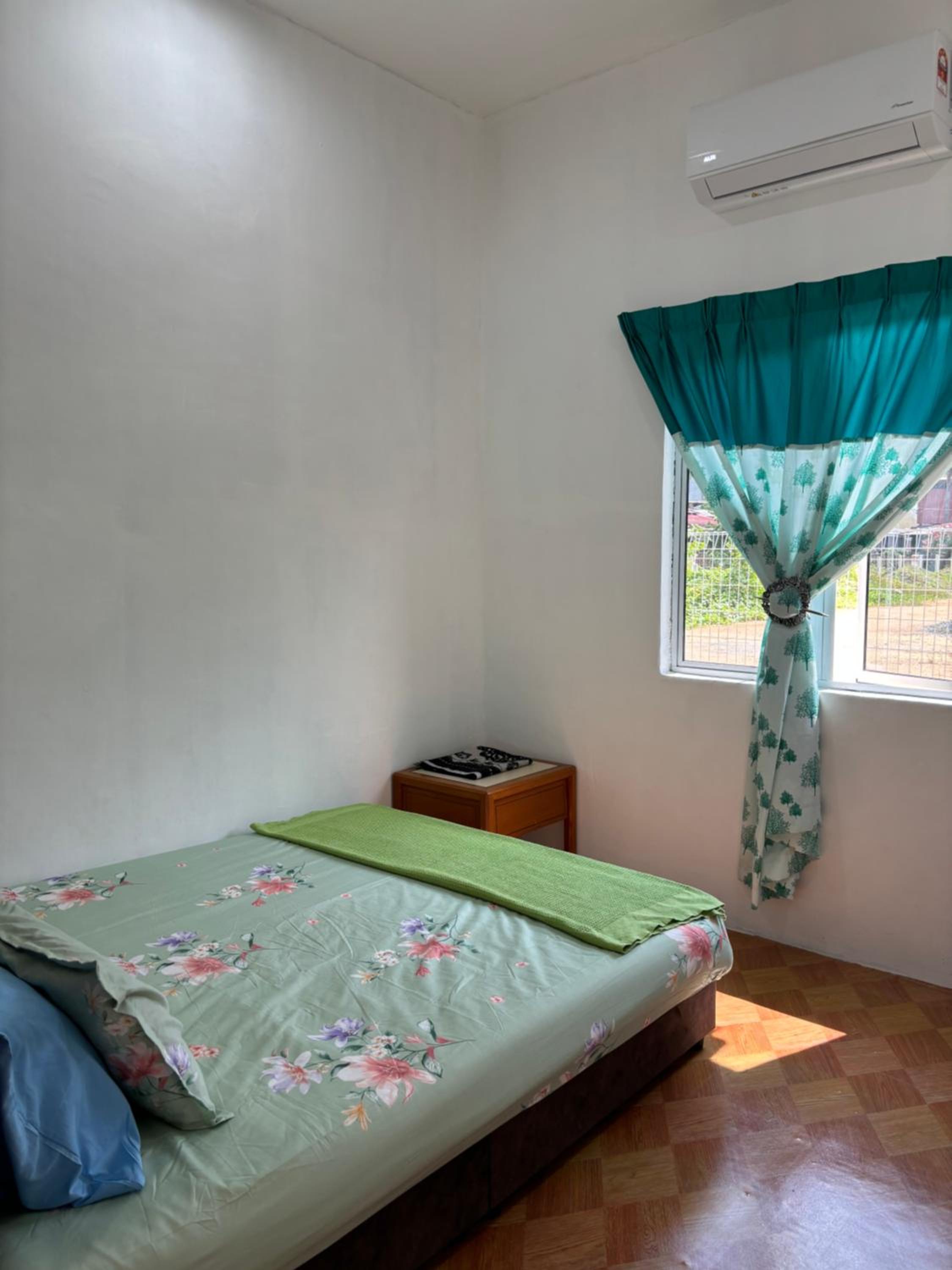 Two-Bedroom House photo 3