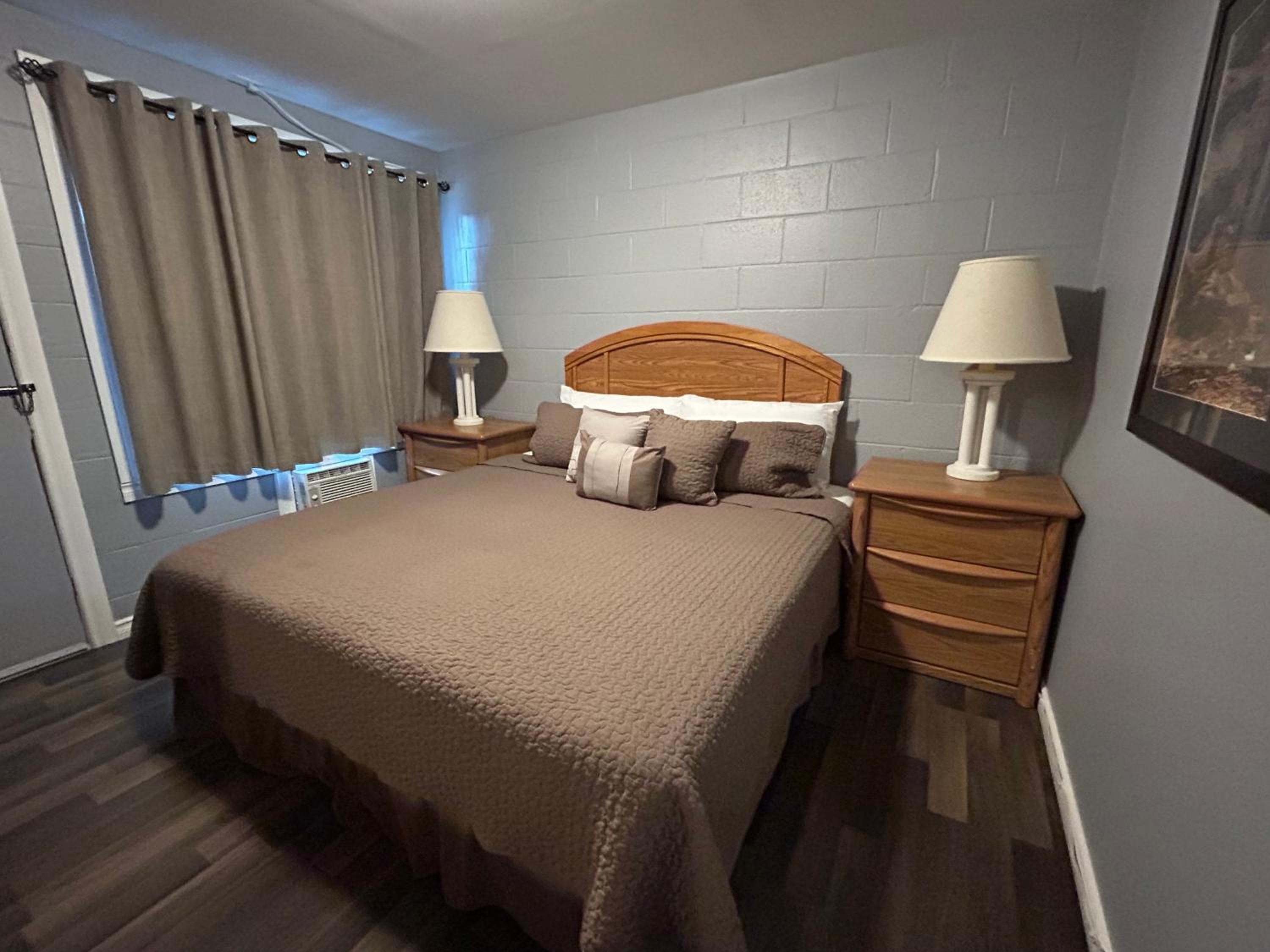 Two-Bedroom Suite - Photo 3