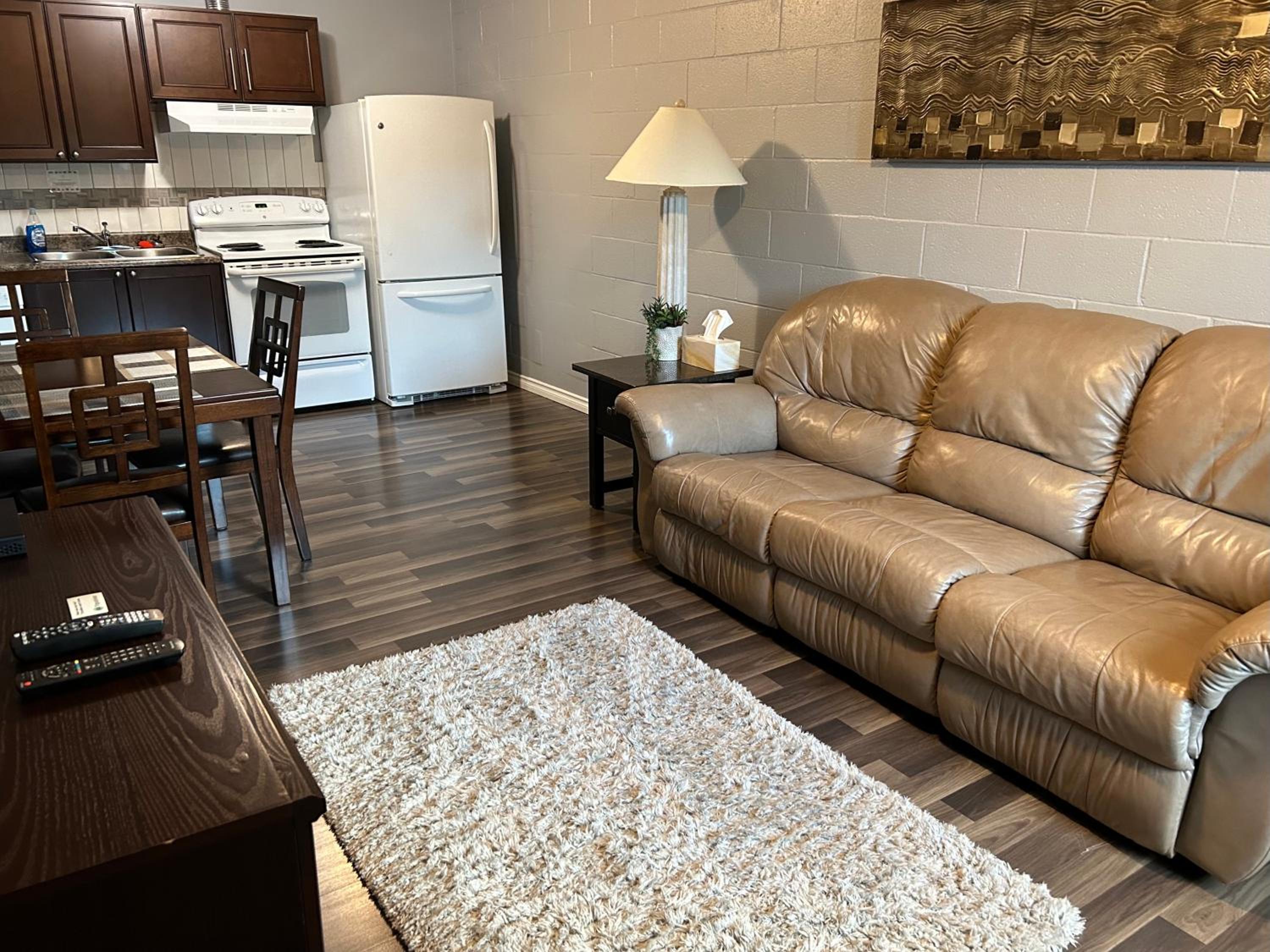 Two-Bedroom Suite - Photo 8