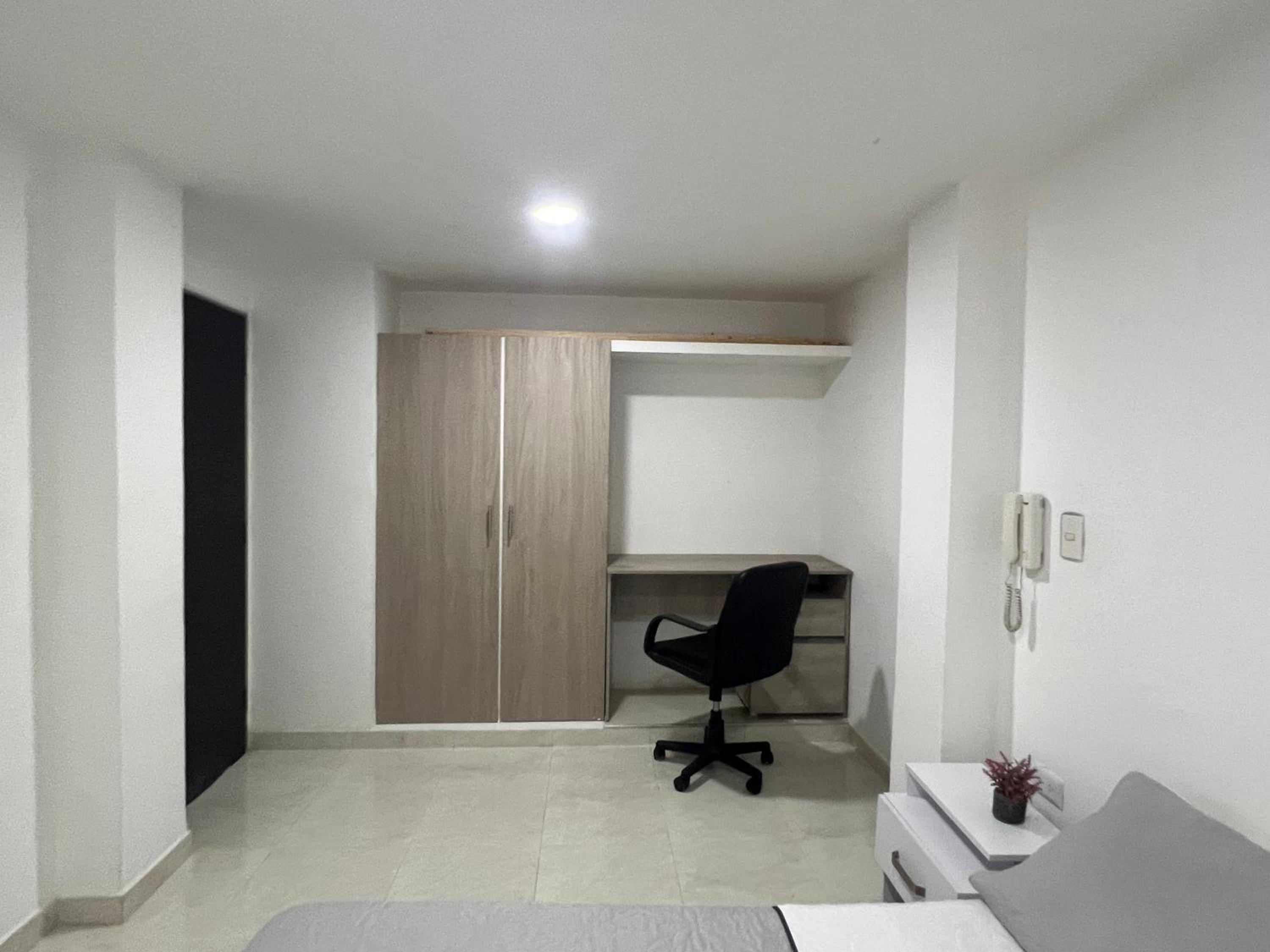 One-Bedroom Apartment photo 3