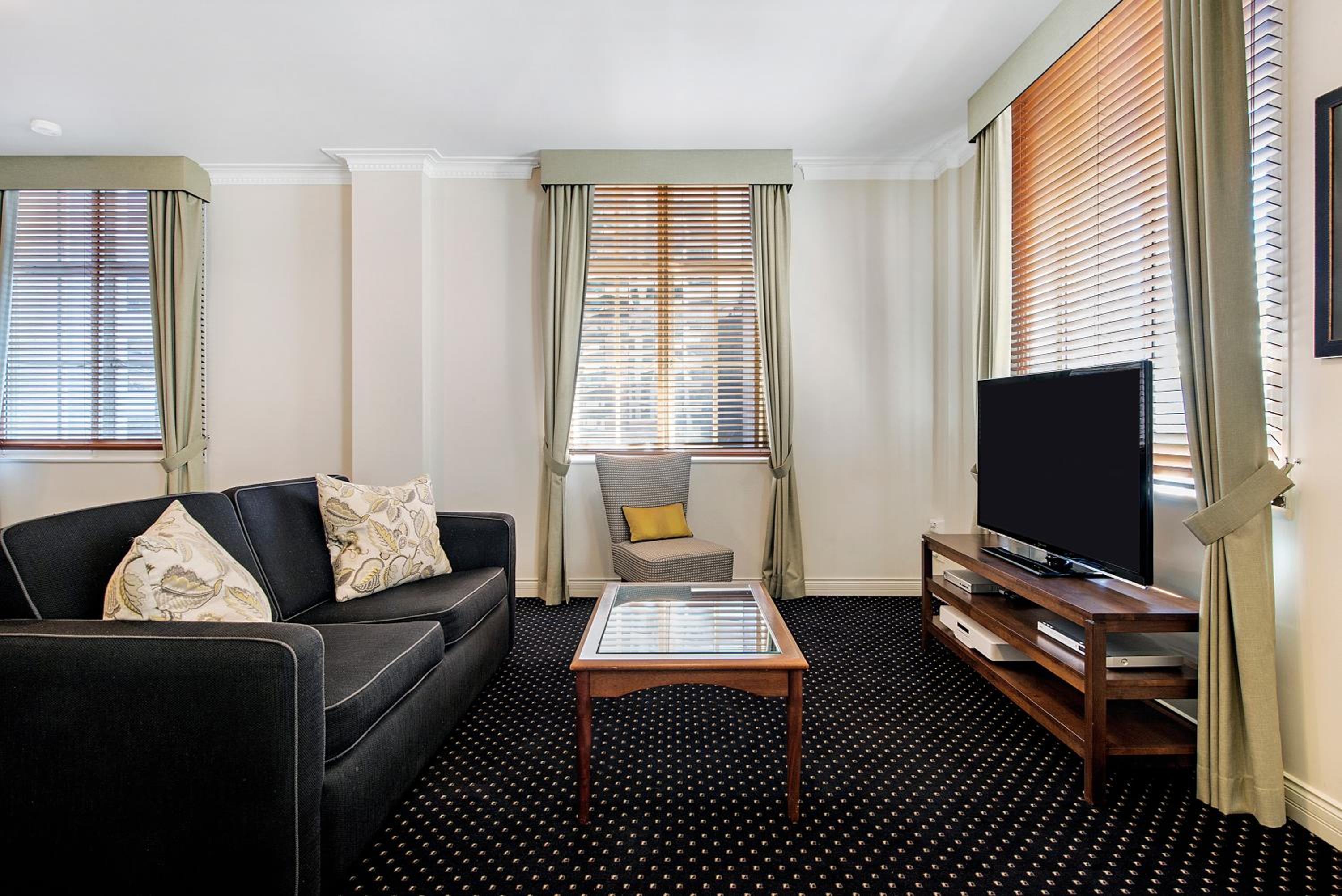 Superior One-Bedroom Apartment