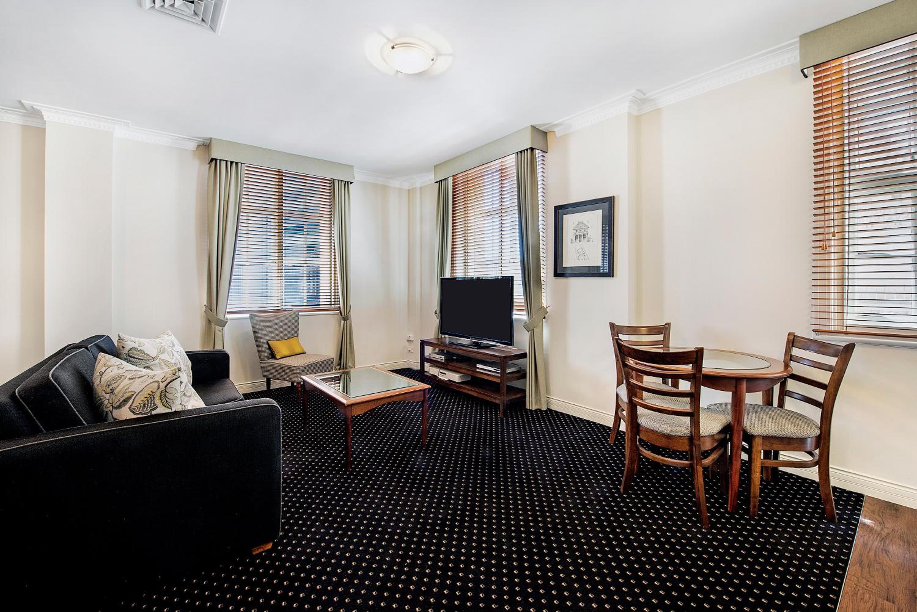 Superior One-Bedroom Apartment