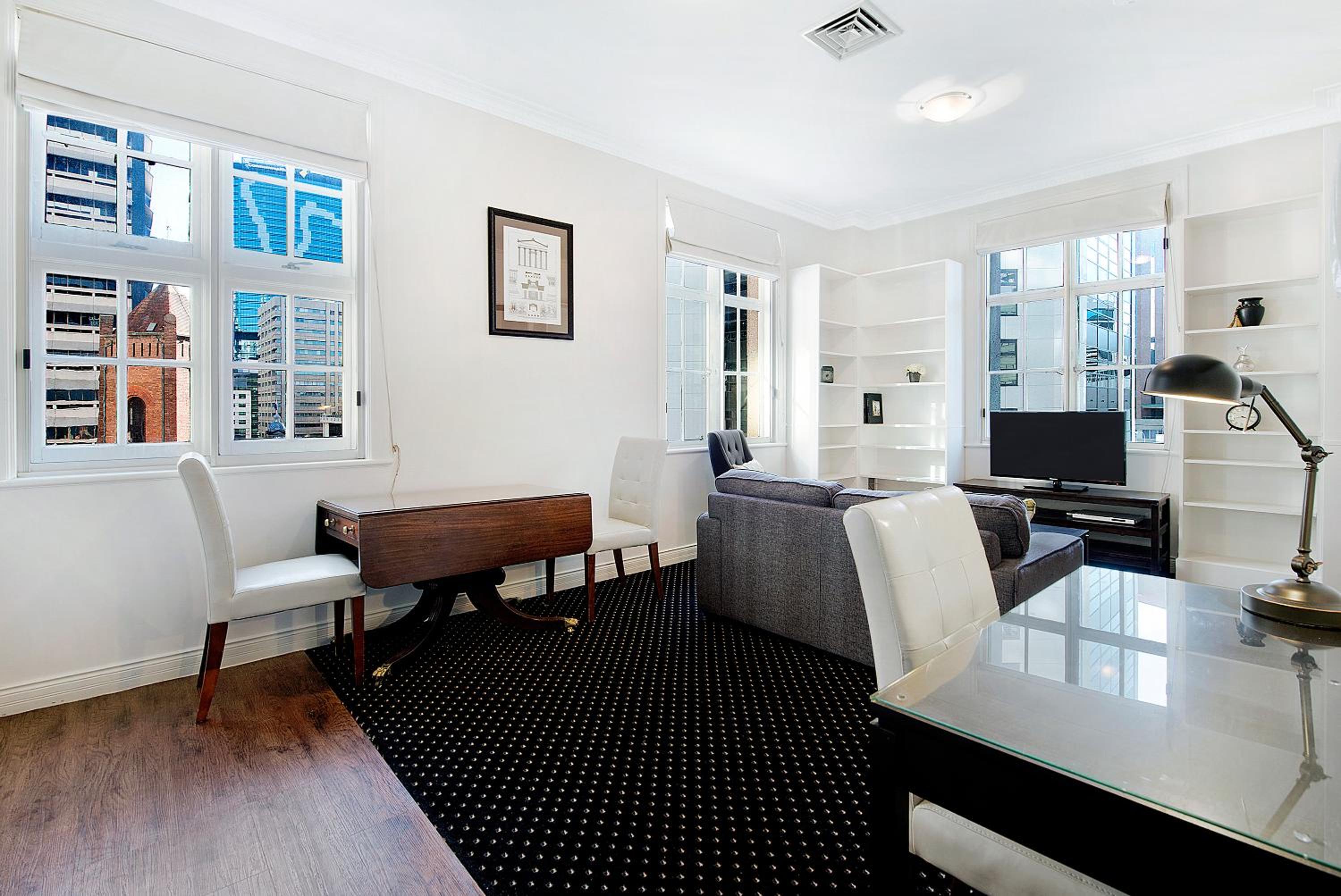 Superior One-Bedroom Apartment
