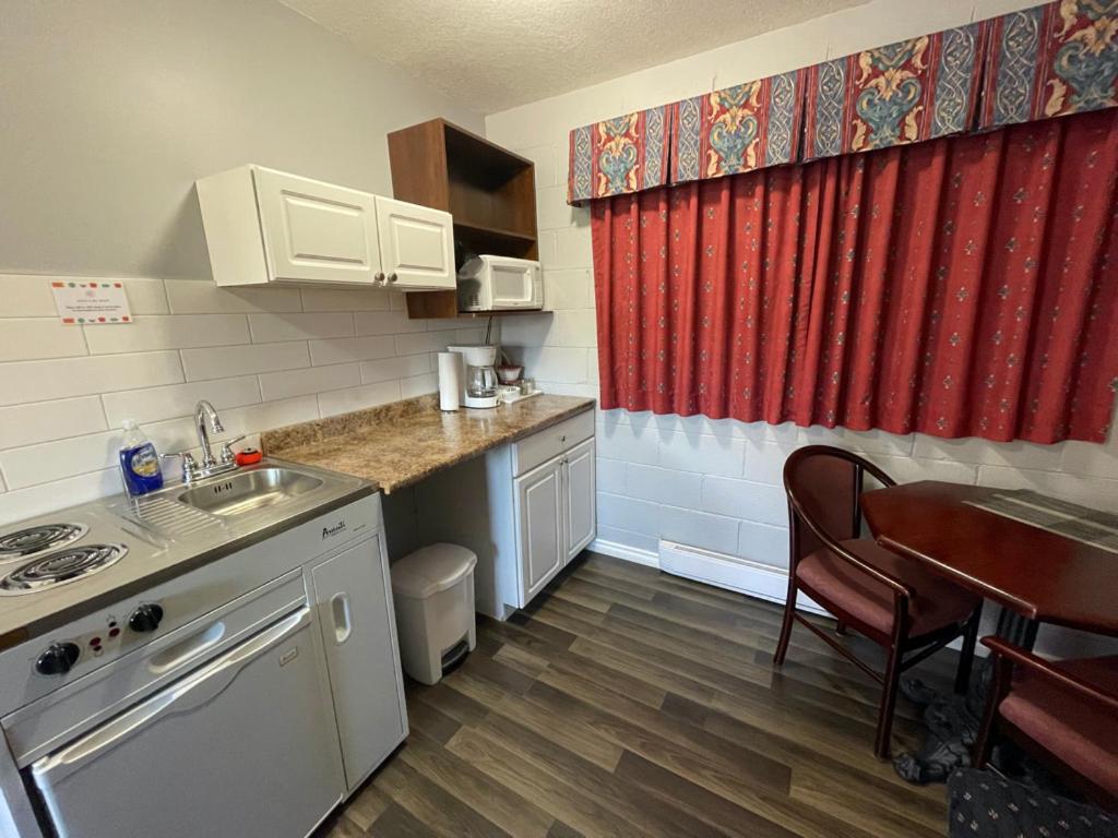 Deluxe Queen Room - Photo 2