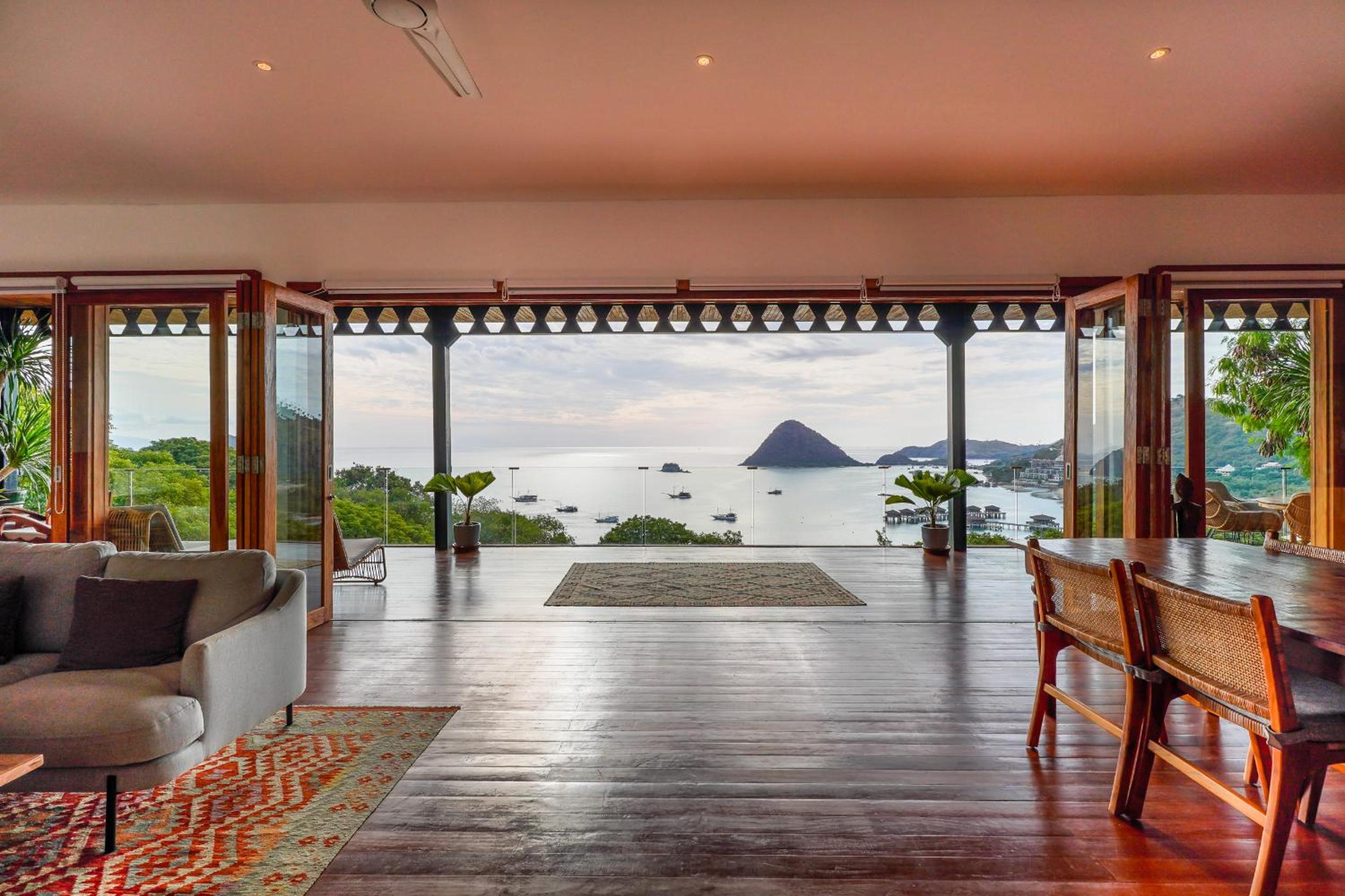 Villa with Sea View (Room based on number guests booking) - Photo 9
