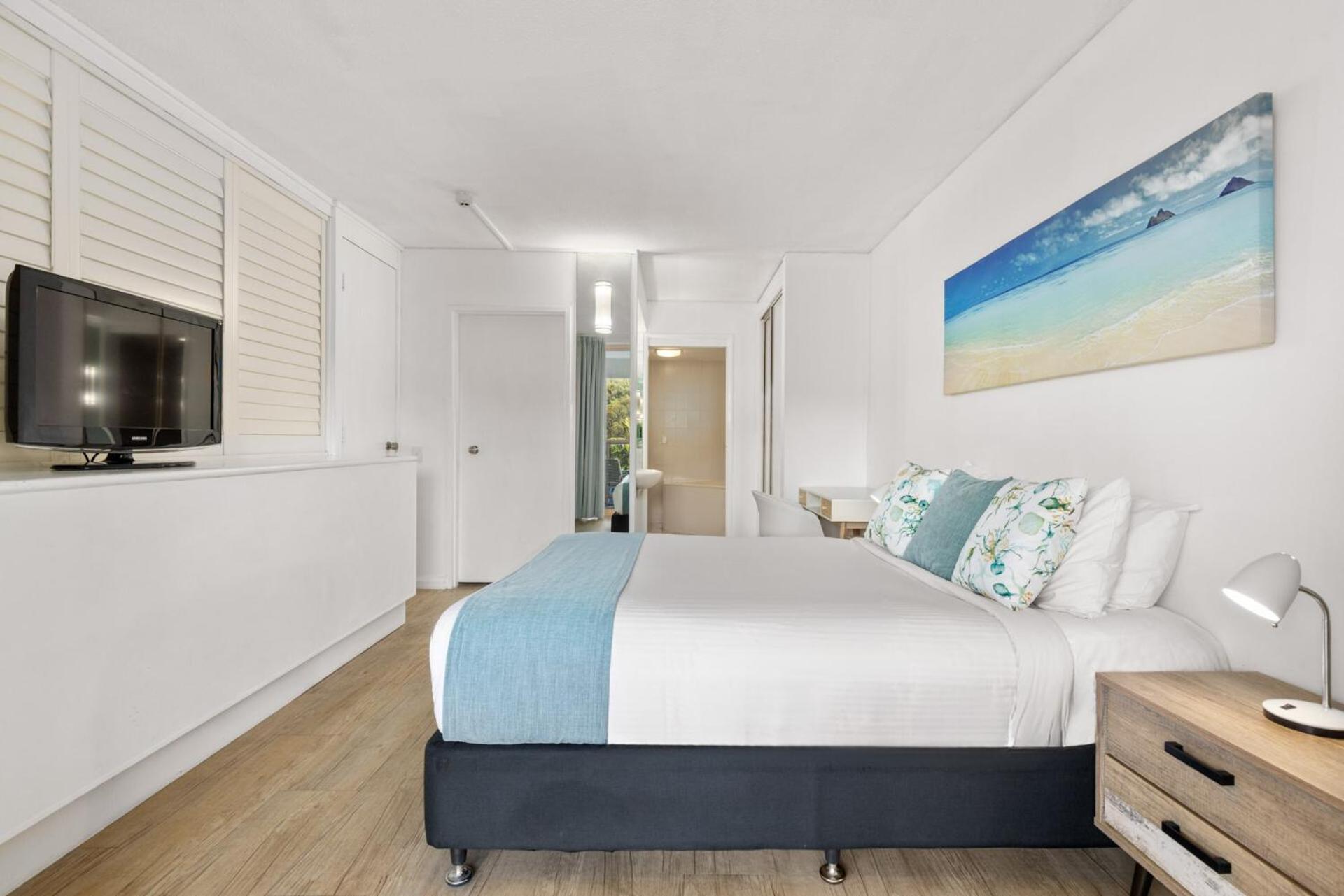 Executive One-Bedroom Apartment - Photo 10