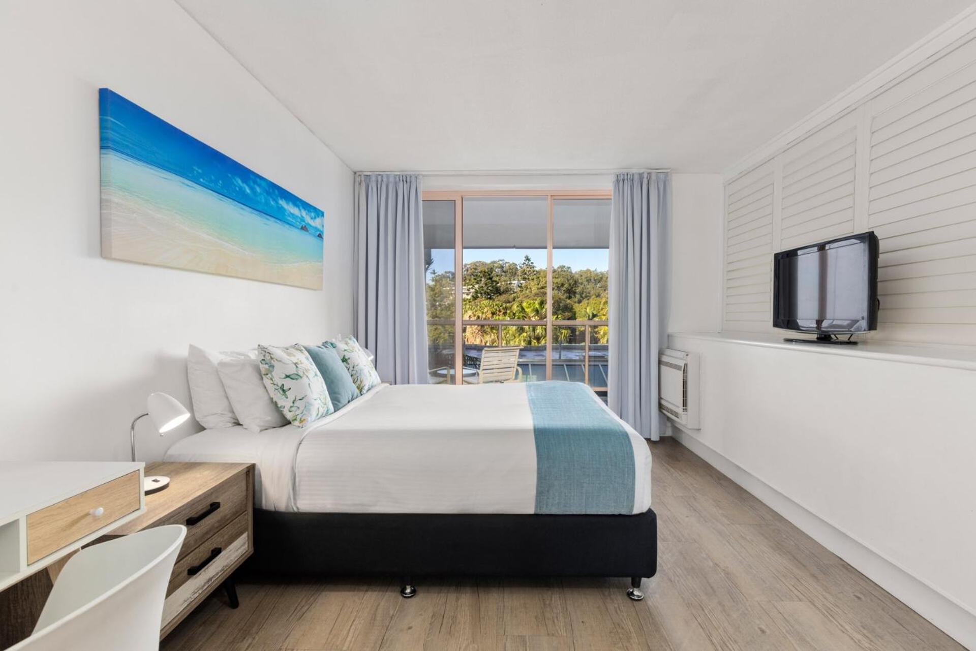 Executive One-Bedroom Apartment - Photo 9