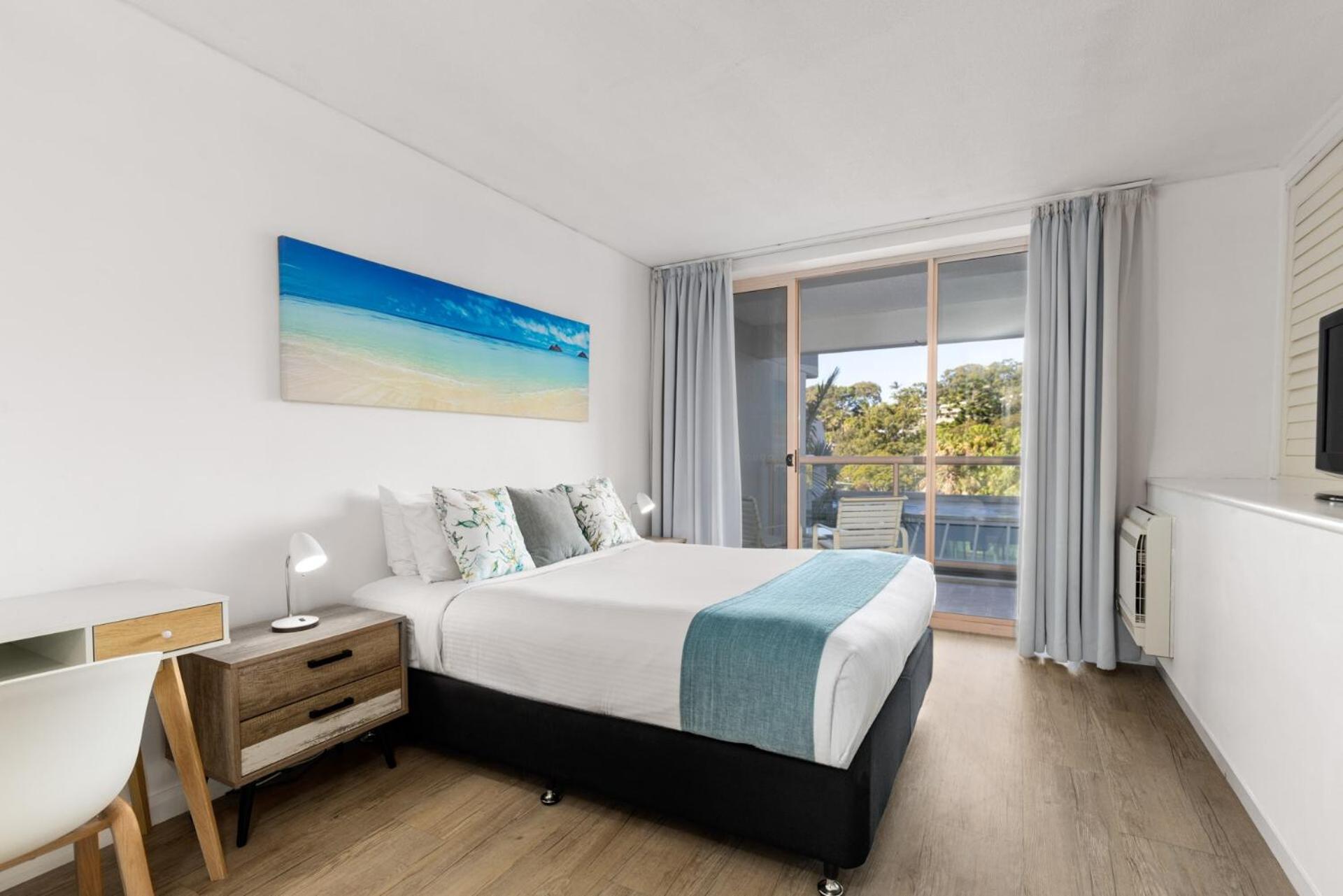 Executive One-Bedroom Apartment - Photo 7