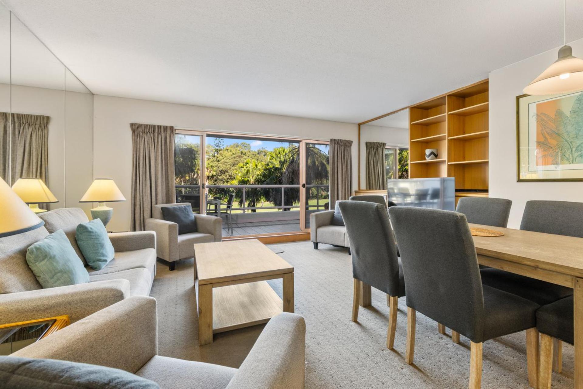 Three-Bedroom Apartment with Spa - Photo 2