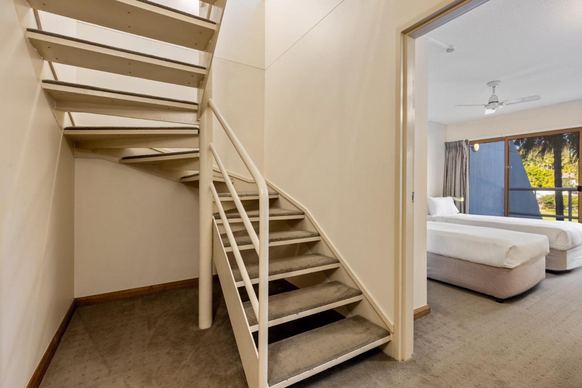 Three-Bedroom Apartment with Spa - Photo 7