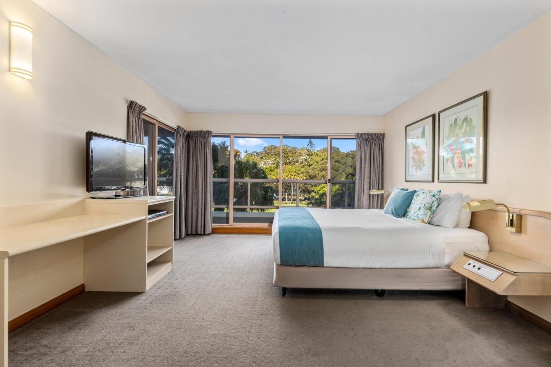 Three-Bedroom Apartment with Spa - Photo 1