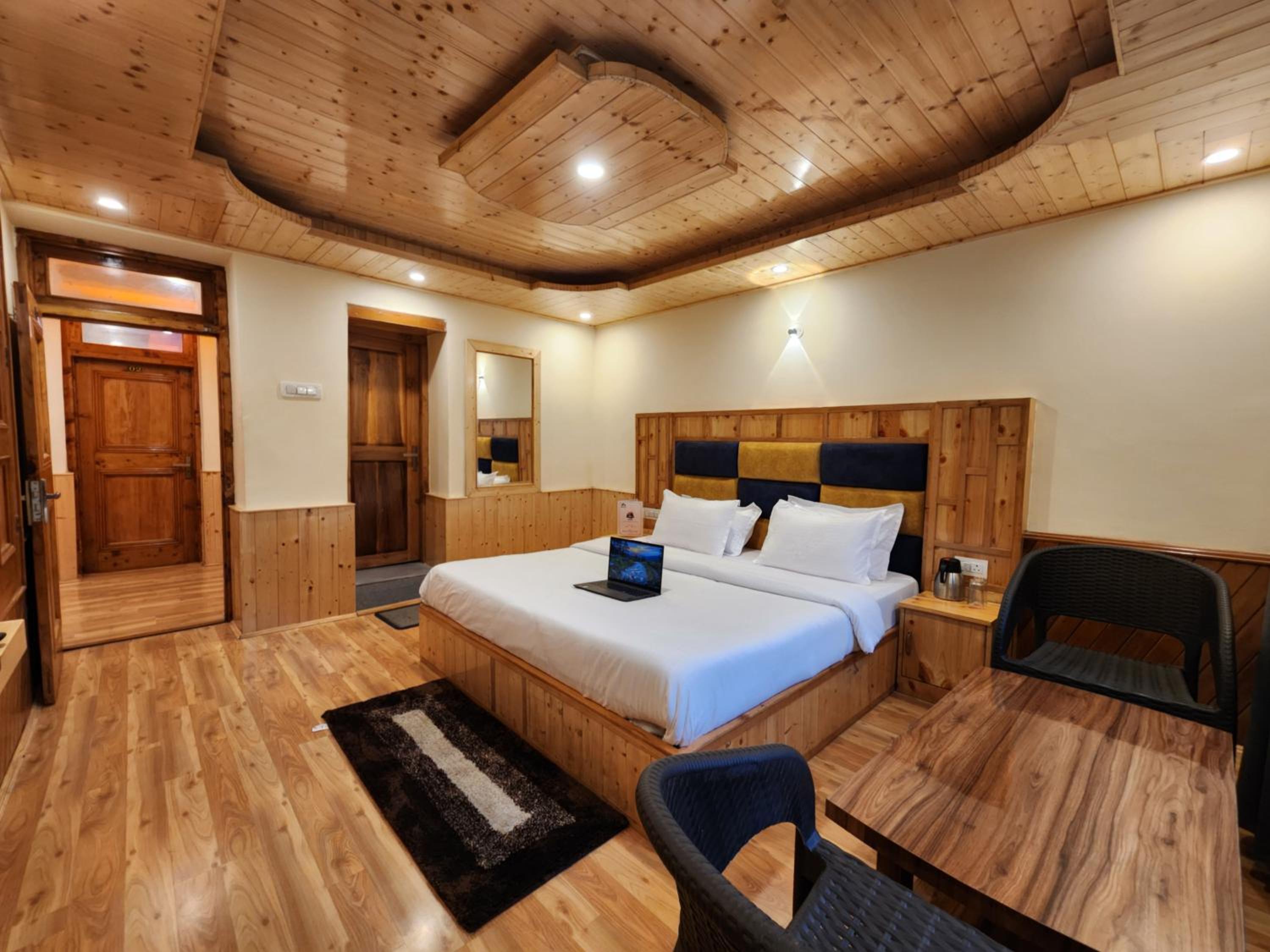 Deluxe Room - Photo 1