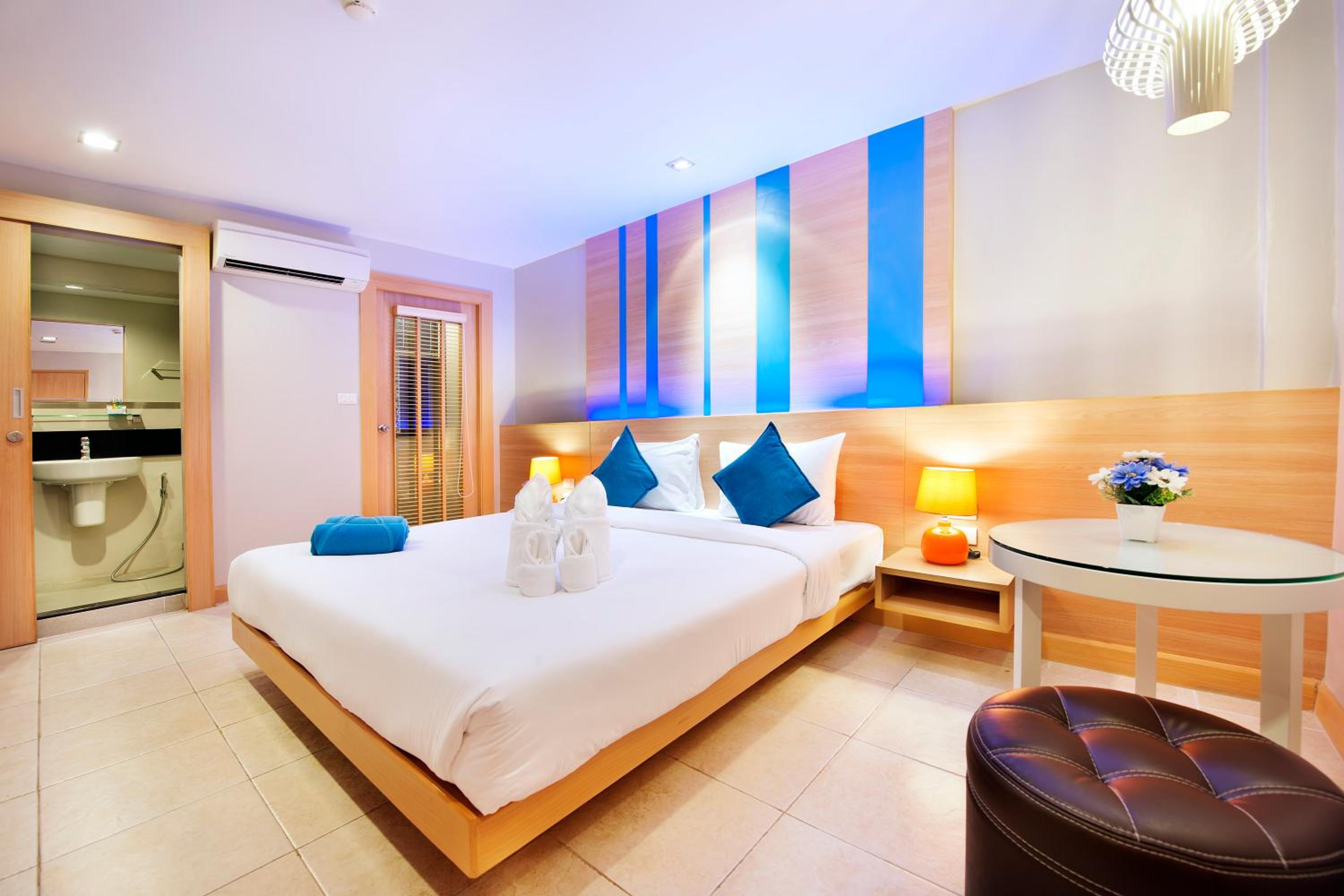 Economy Twin Room photo 3