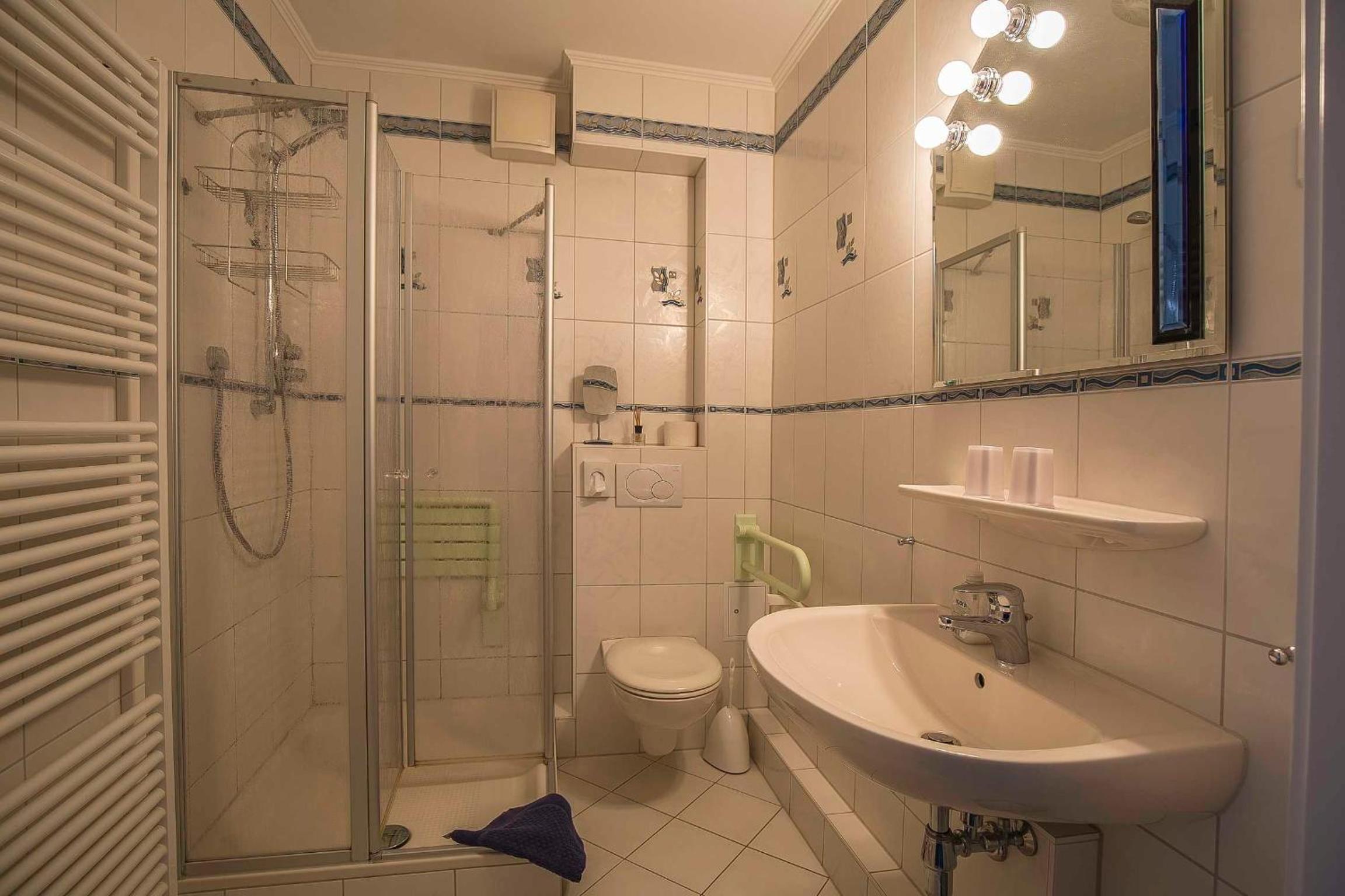 Double Room with Private Bathroom photo 2