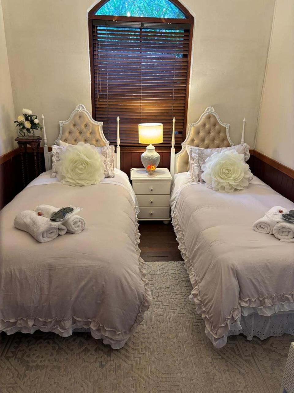 Twin Room with Shared Bathroom photo 1