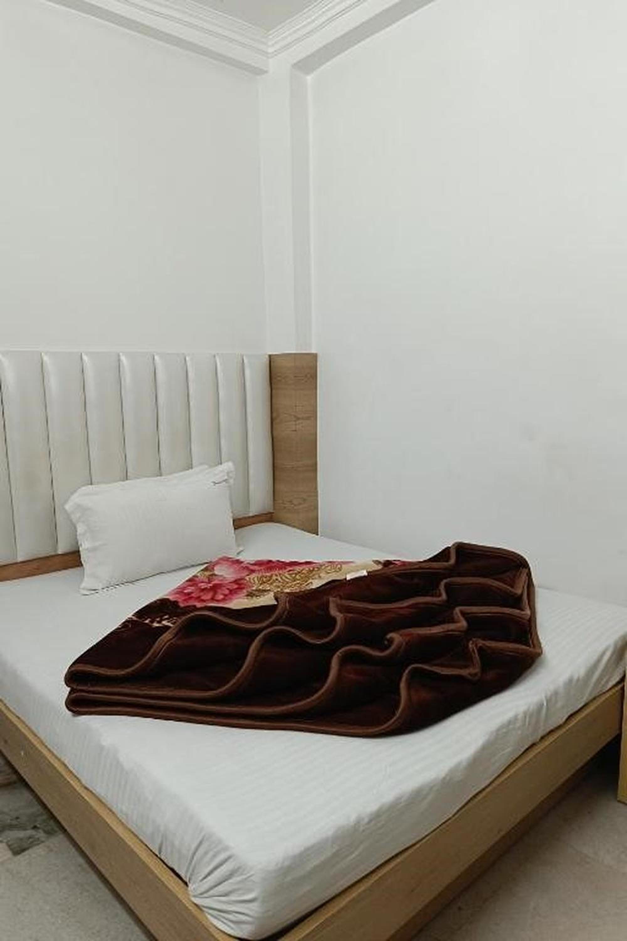Deluxe Double Room - Photo 8