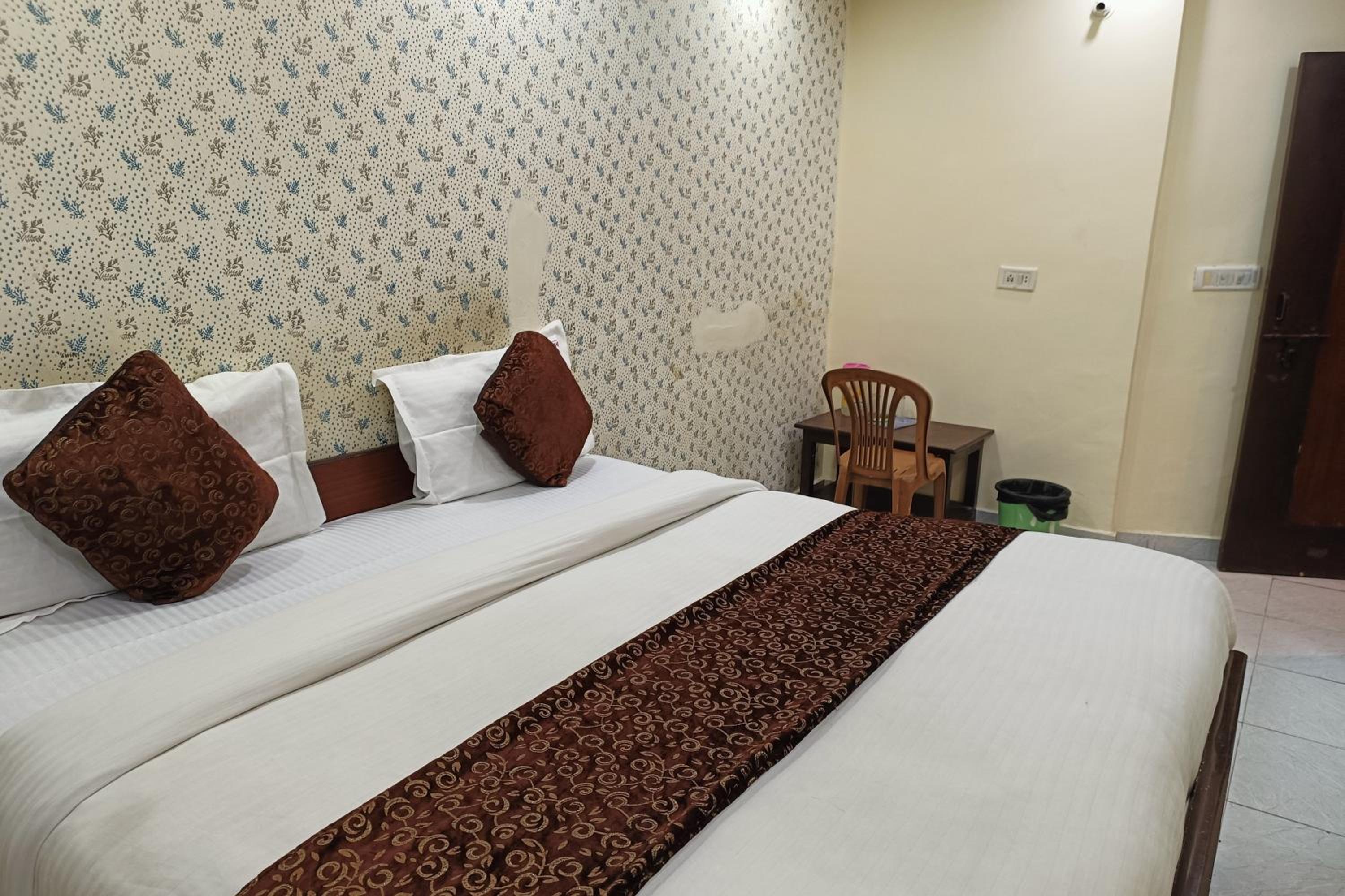 Deluxe Double Room - Photo 20