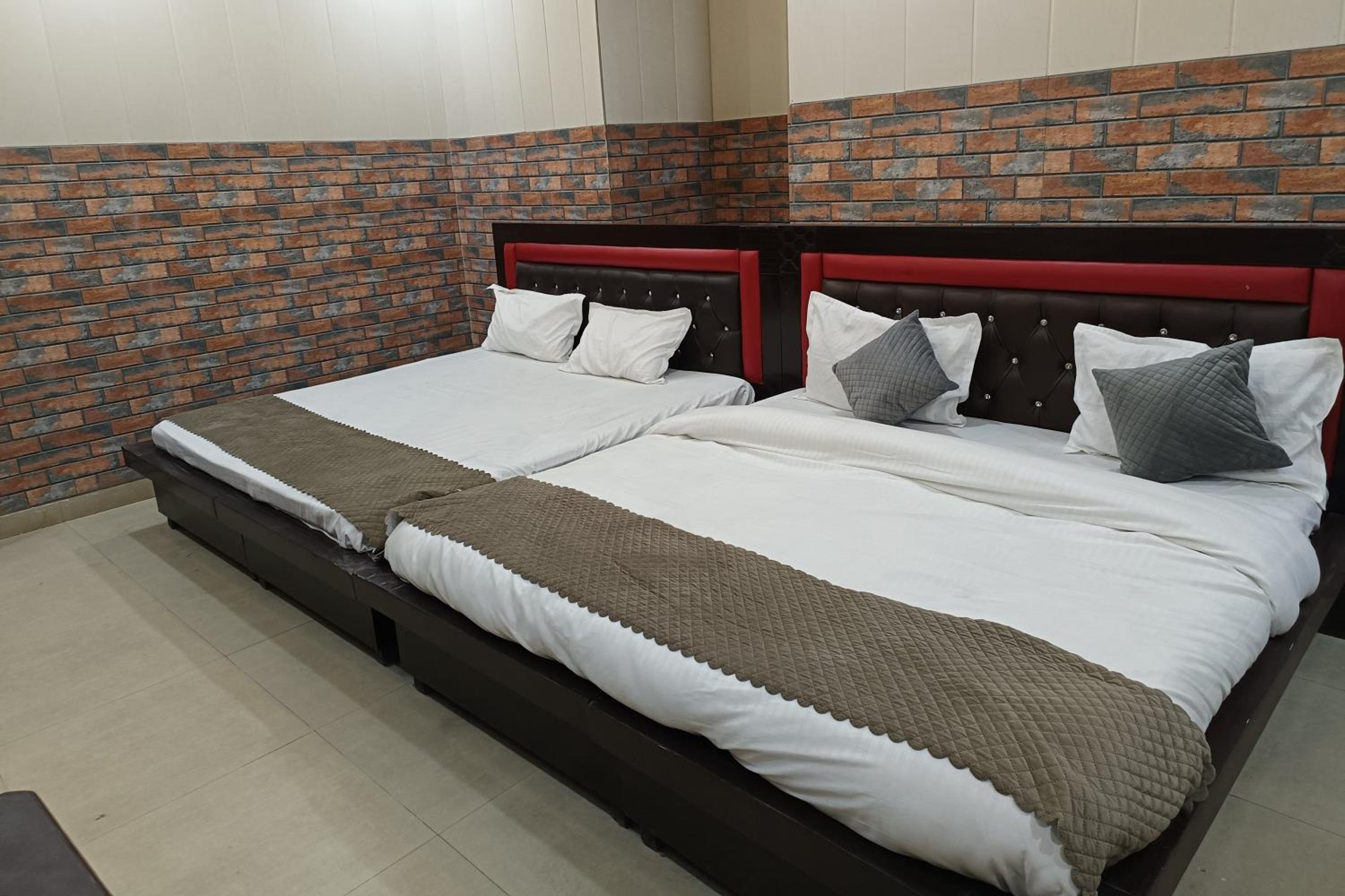 Budget Triple Room - Photo 15