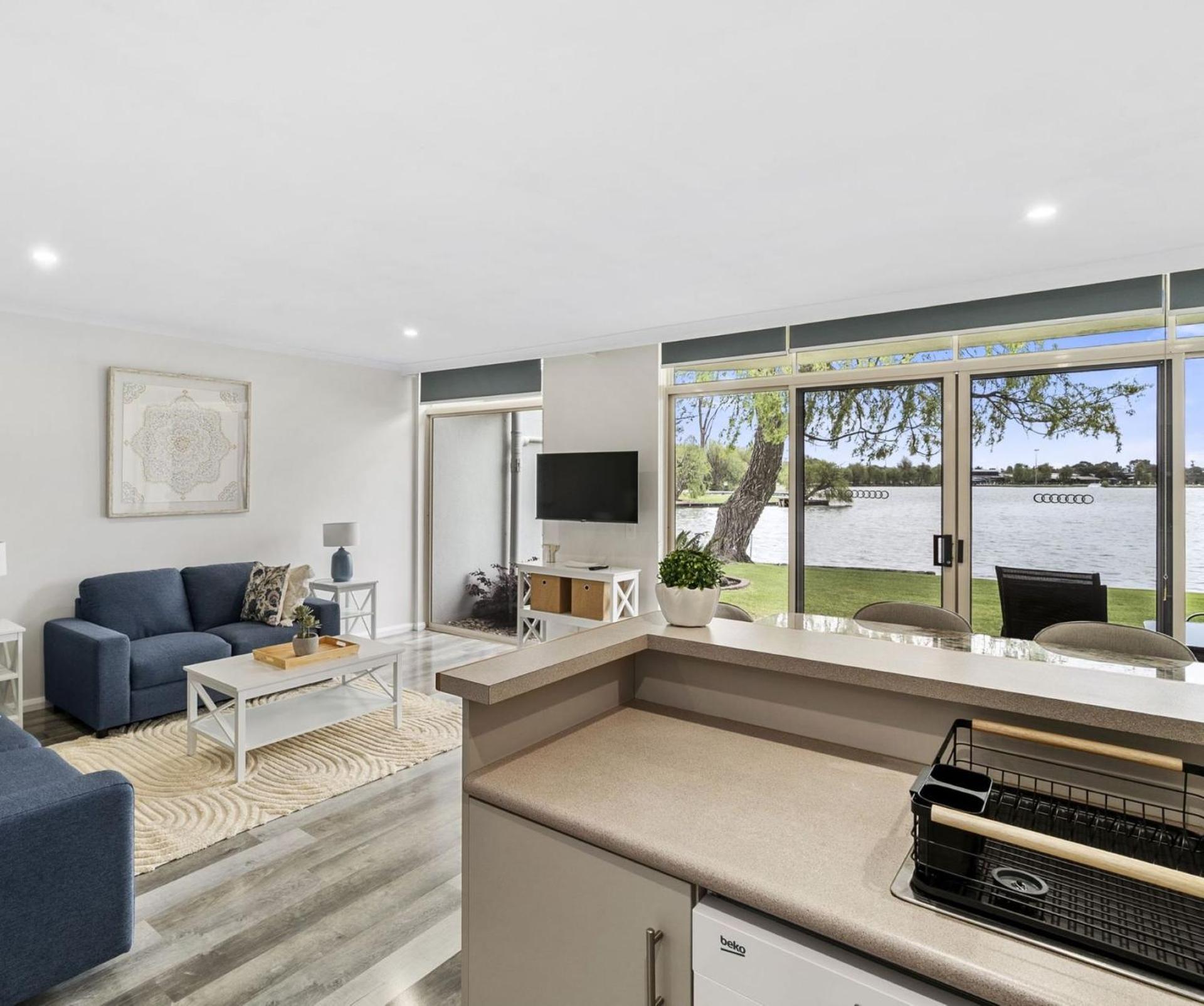 Apartment with Lake View photo 1