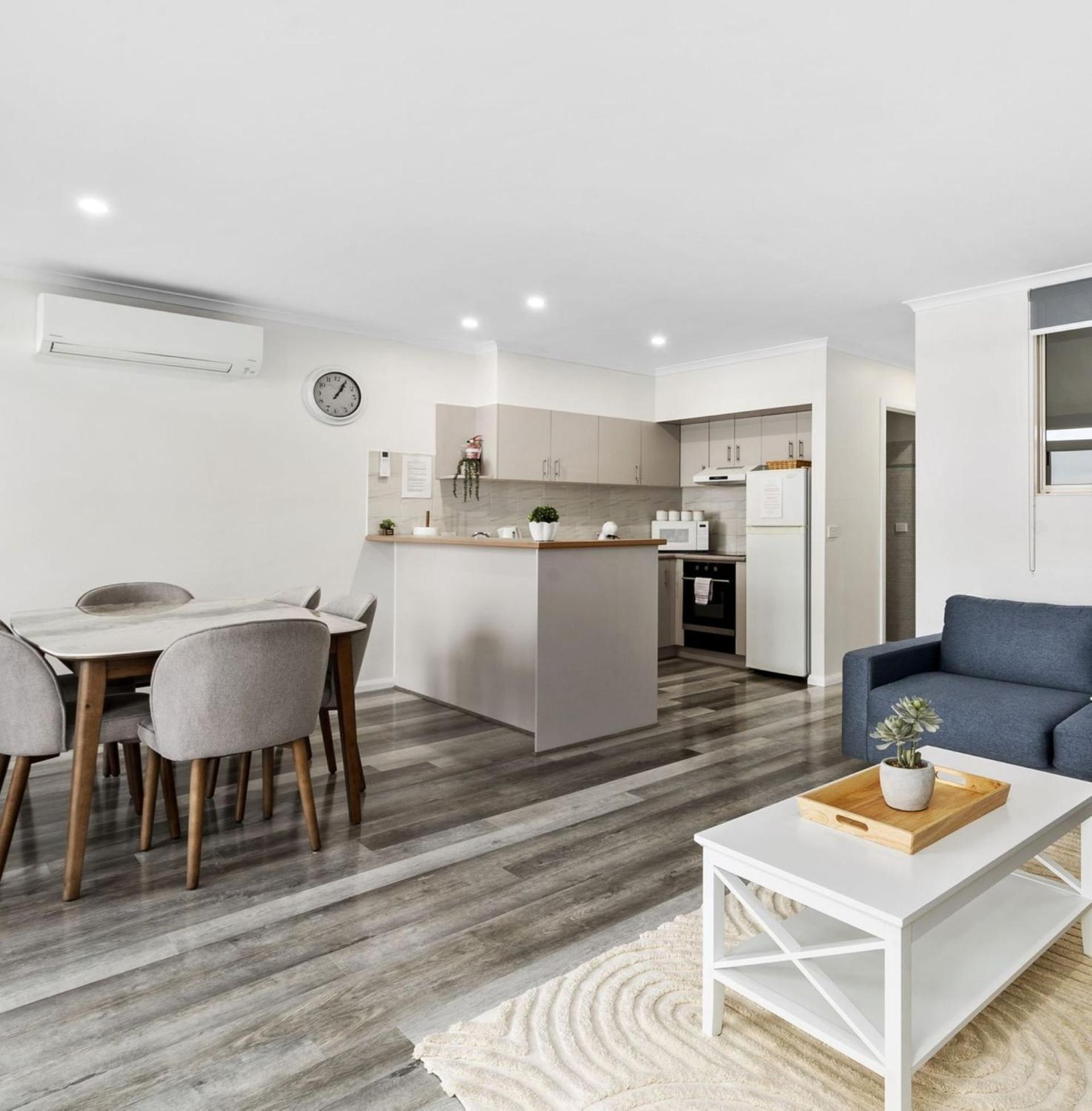 Apartment with Lake View photo 2