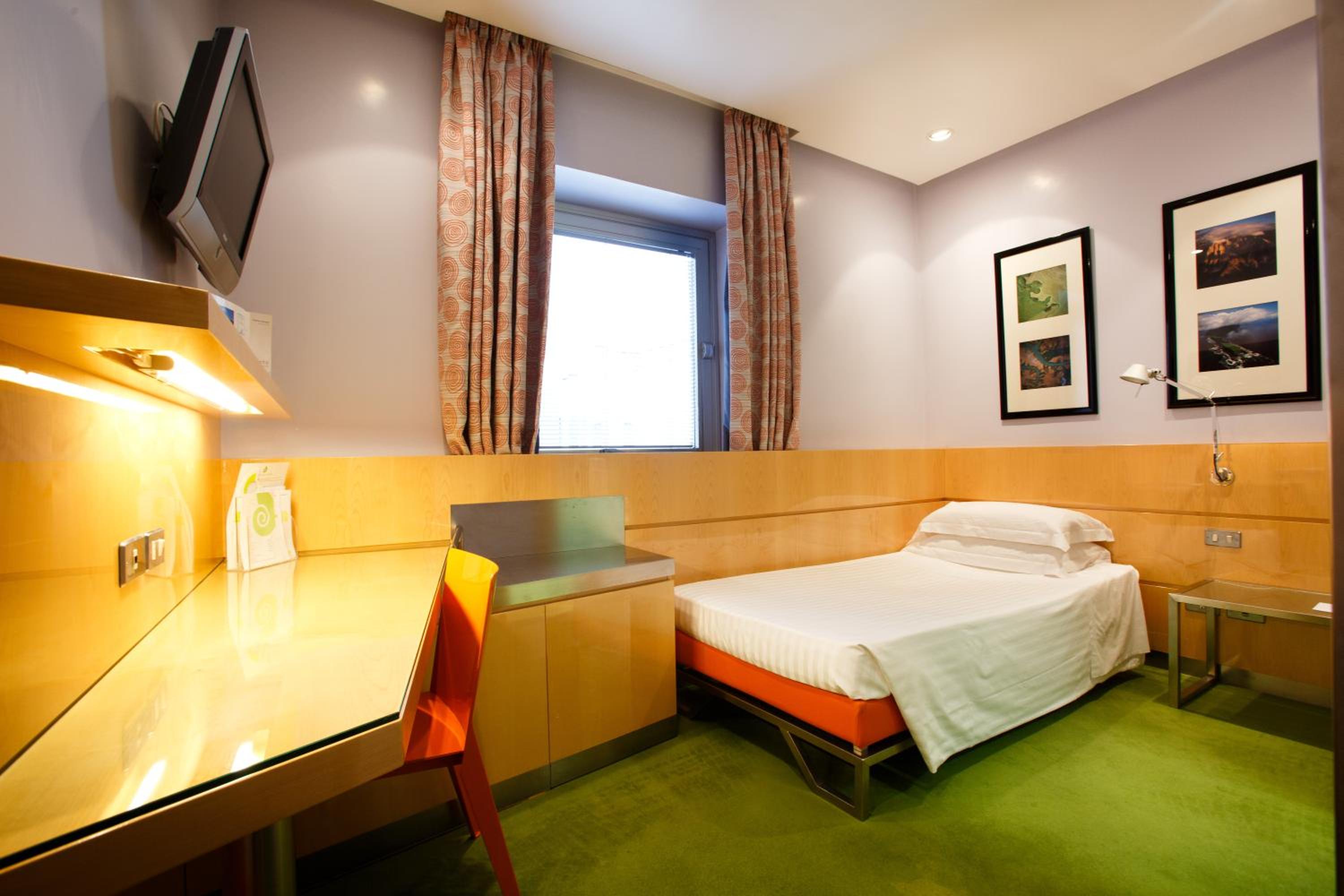 Classic Single Room
