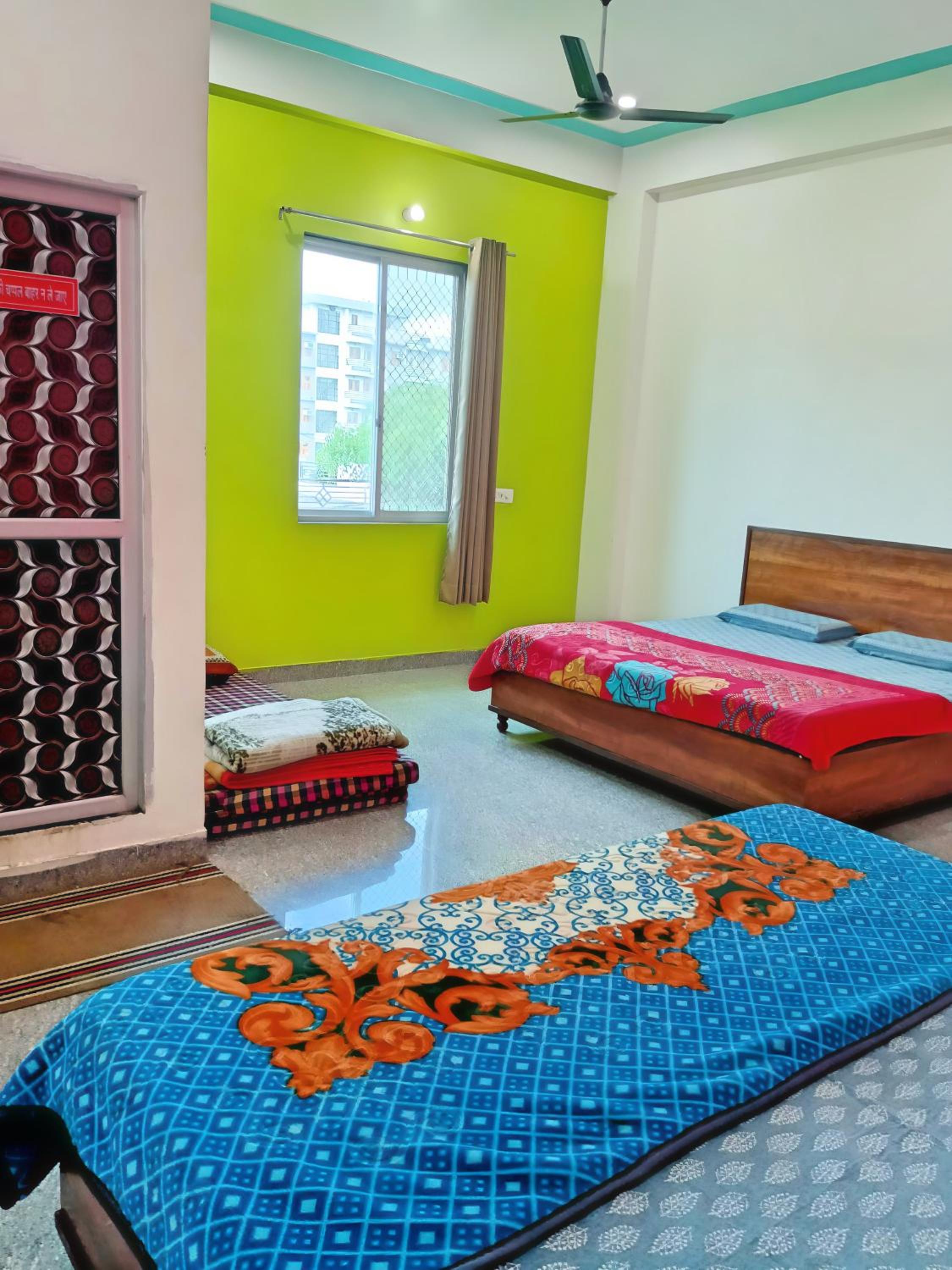 Deluxe Family Room