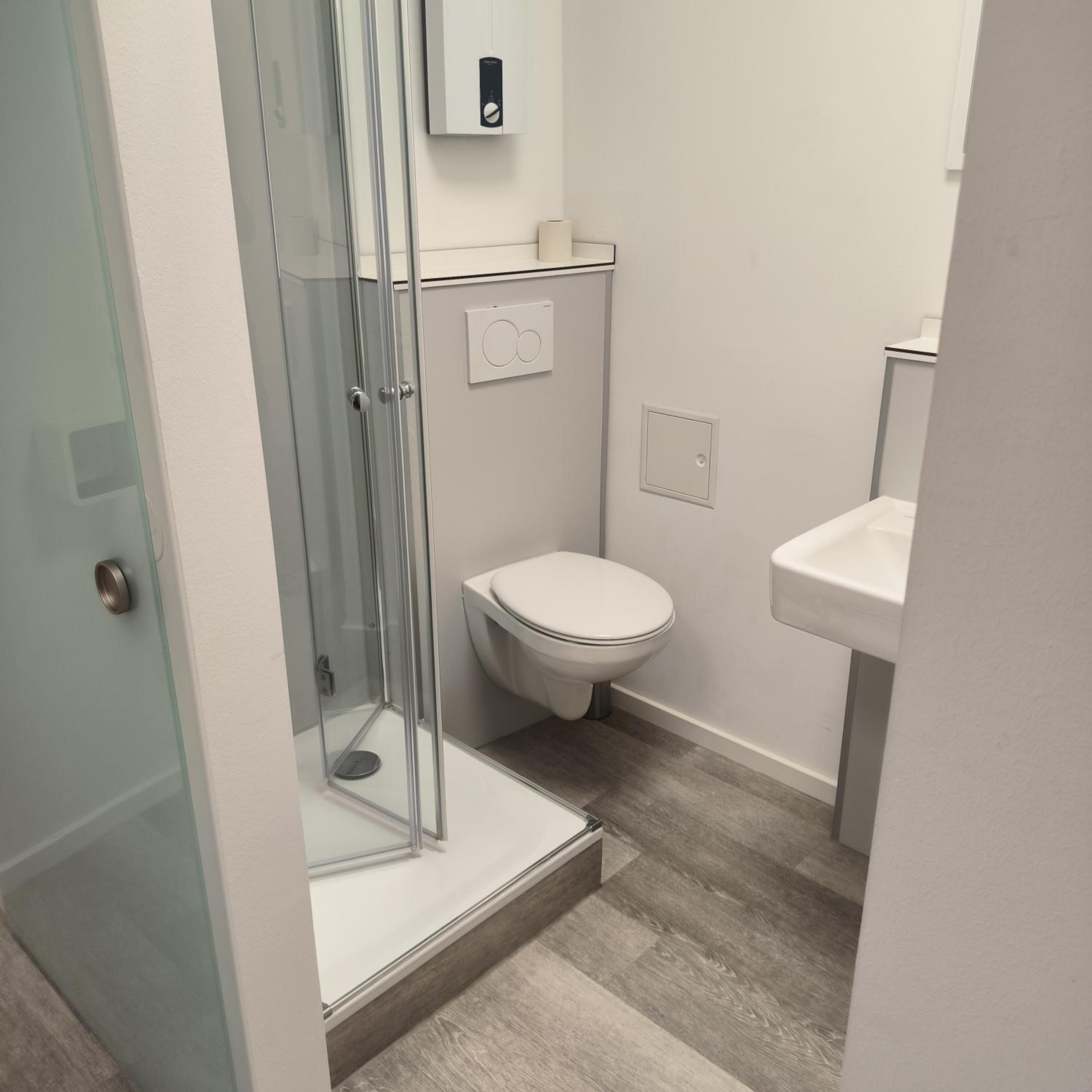 Single Room with Private Bathroom photo 2