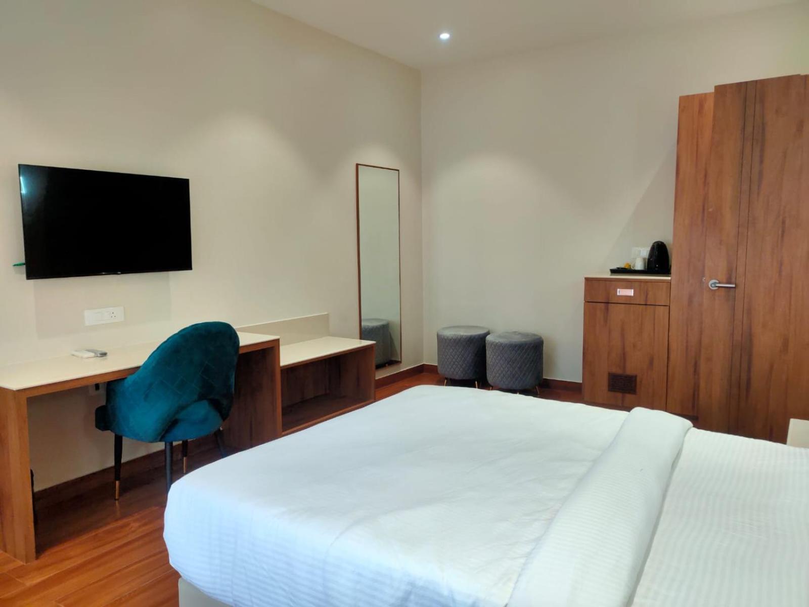 Superior King Room photo 3