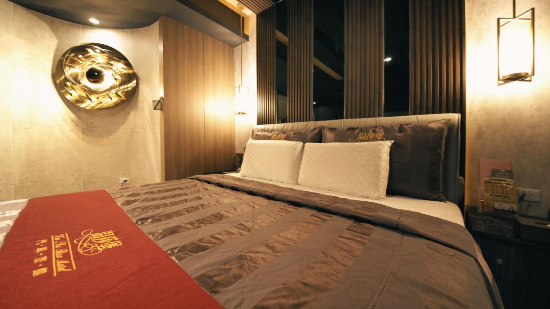 Double Room with Private Bathroom photo 2