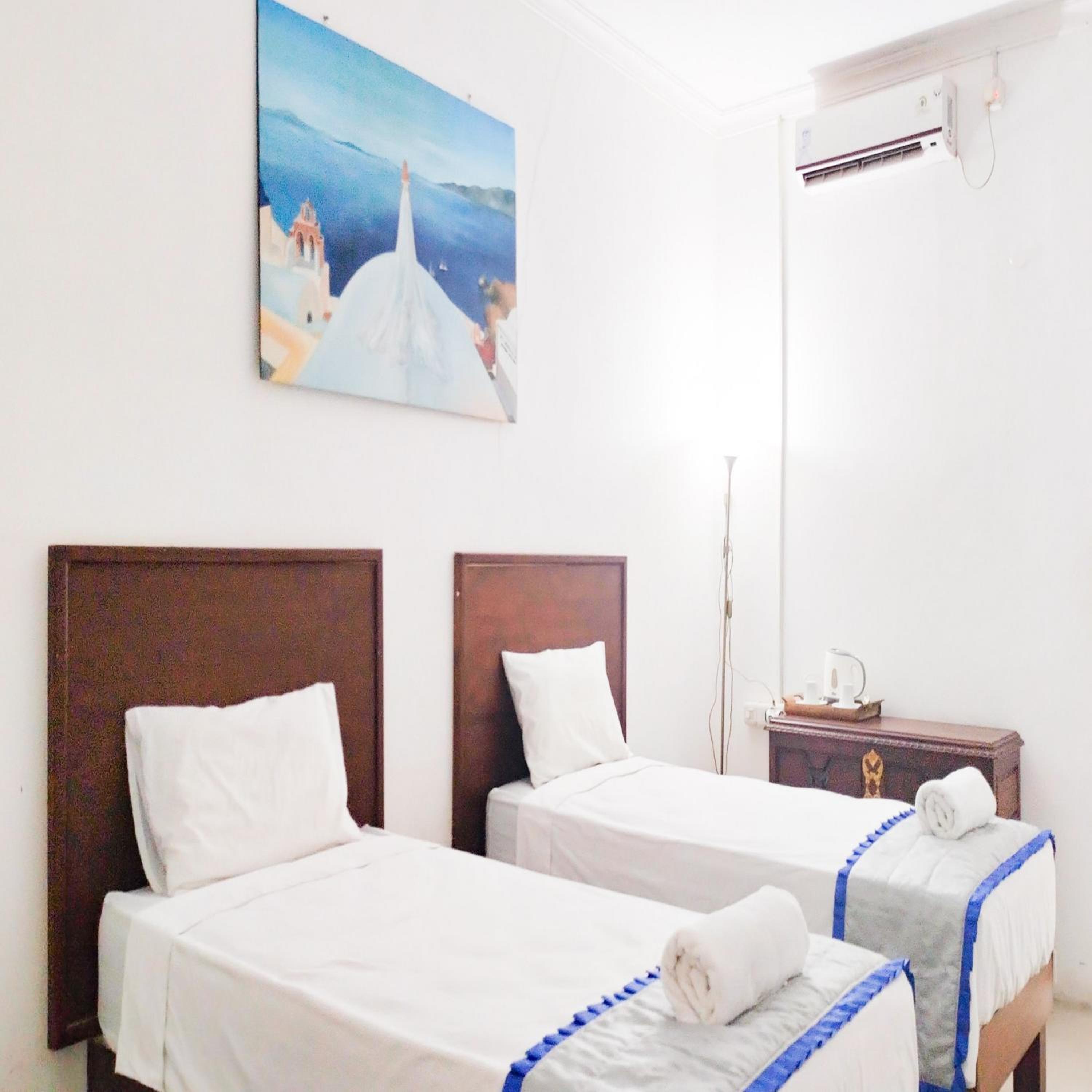 Standard Twin Room - Photo 5