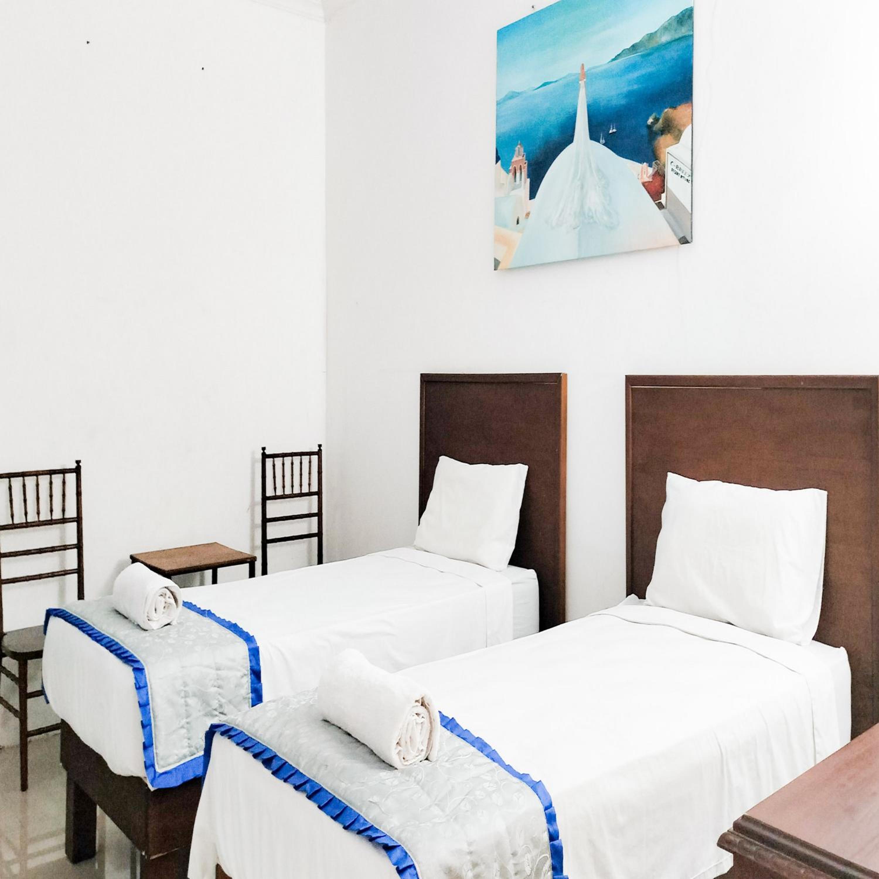 Standard Twin Room - Photo 6