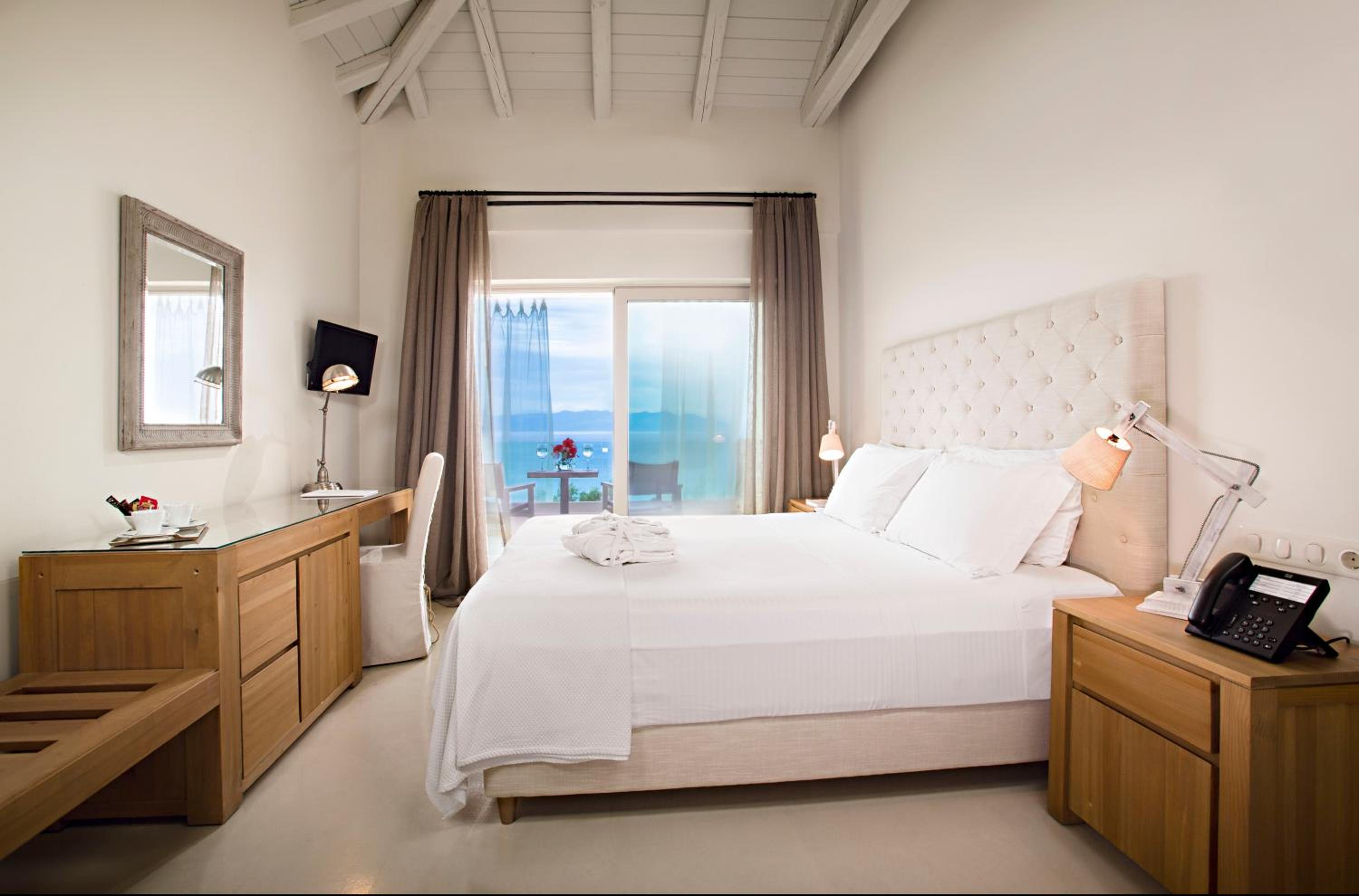 Executive Double Room with Sea View - Photo 1