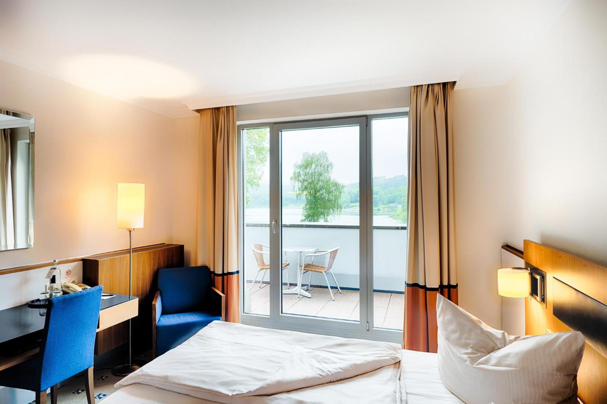 Deluxe Room with Balcony and Lake View
