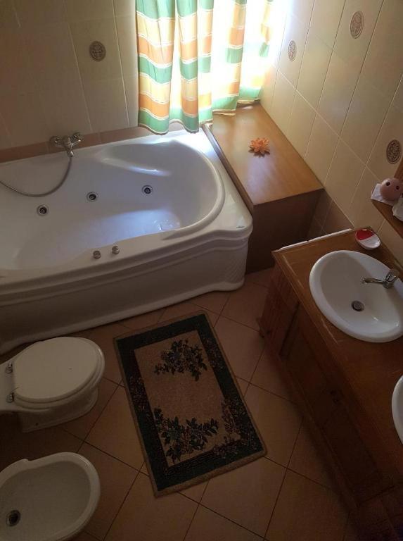 Studio With Spa Bath photo 2
