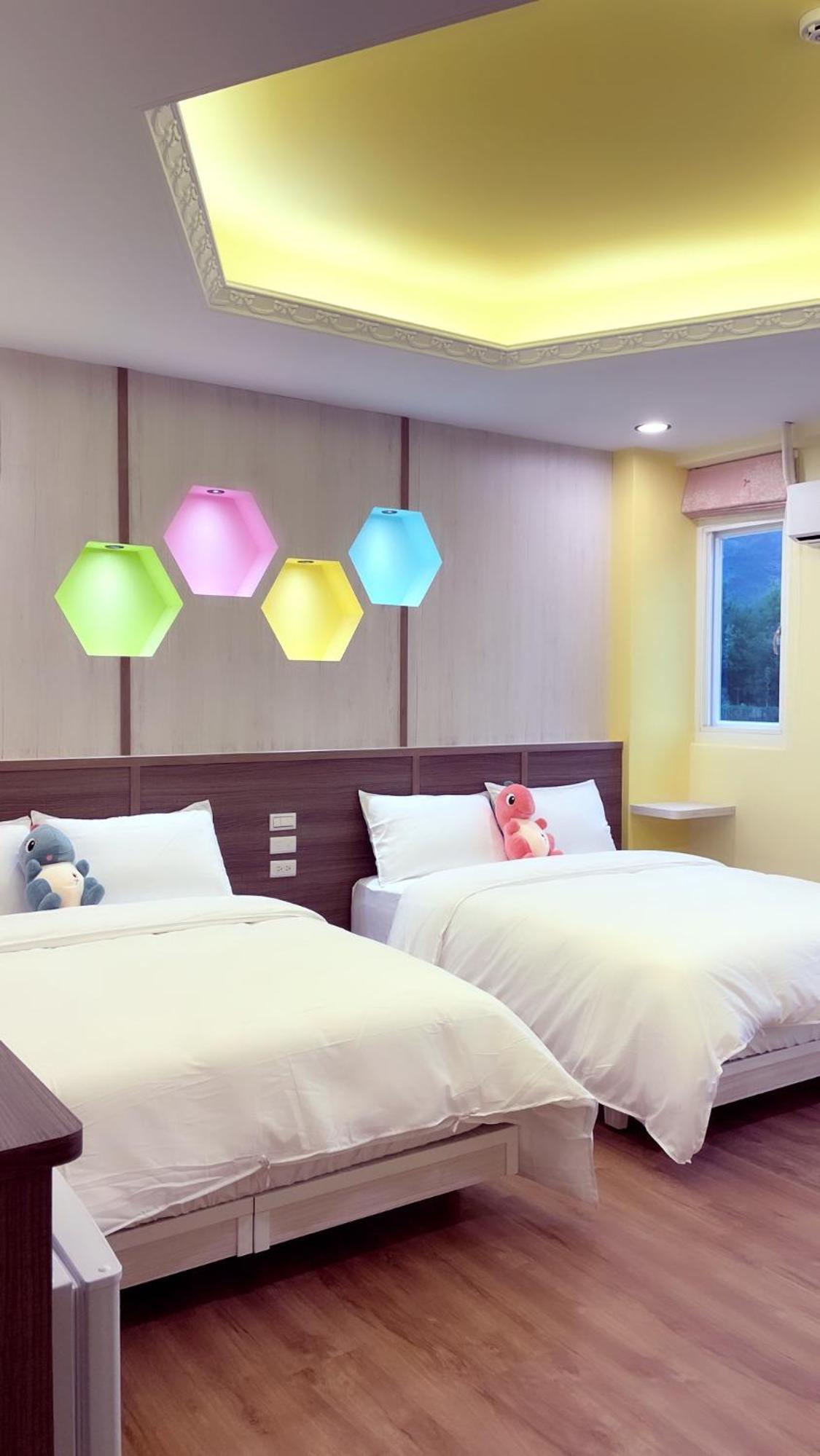 Quadruple Room with Mountain View photo 3