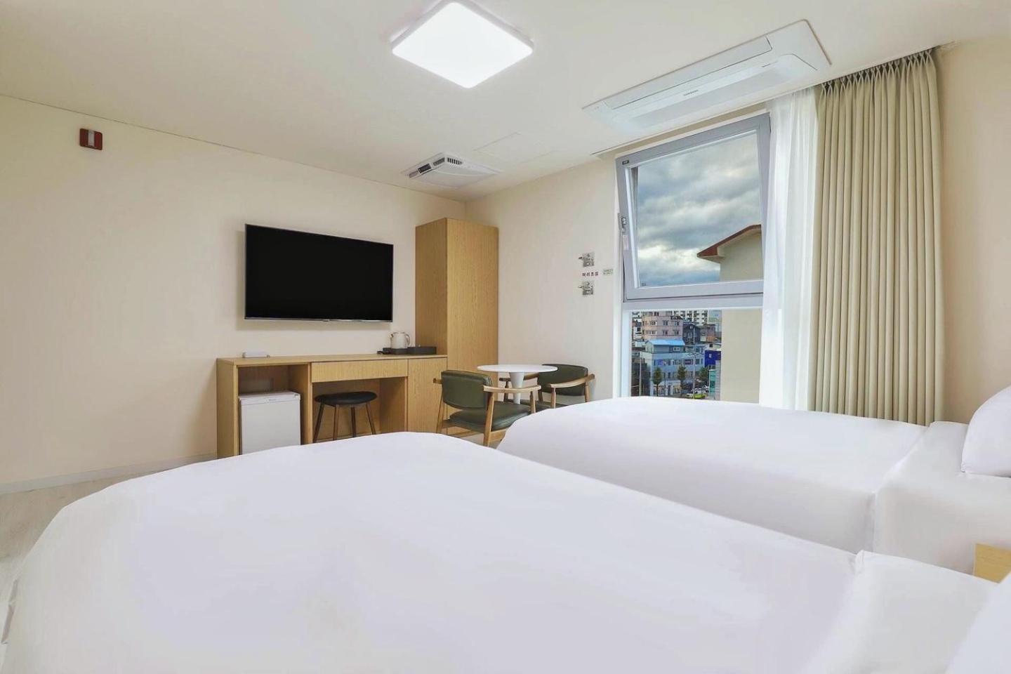 Deluxe Twin Room - Photo 10