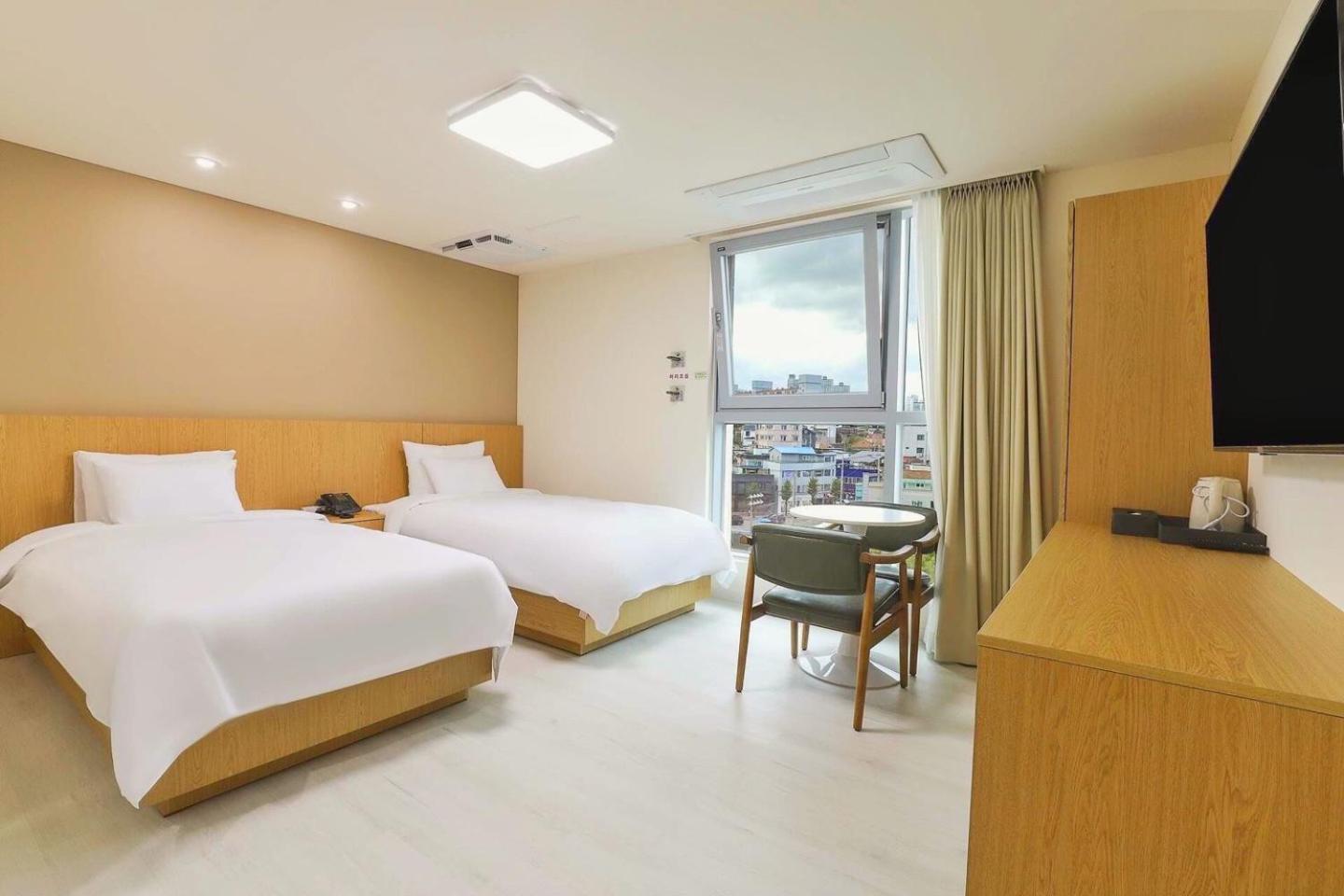 Deluxe Twin Room - Photo 6